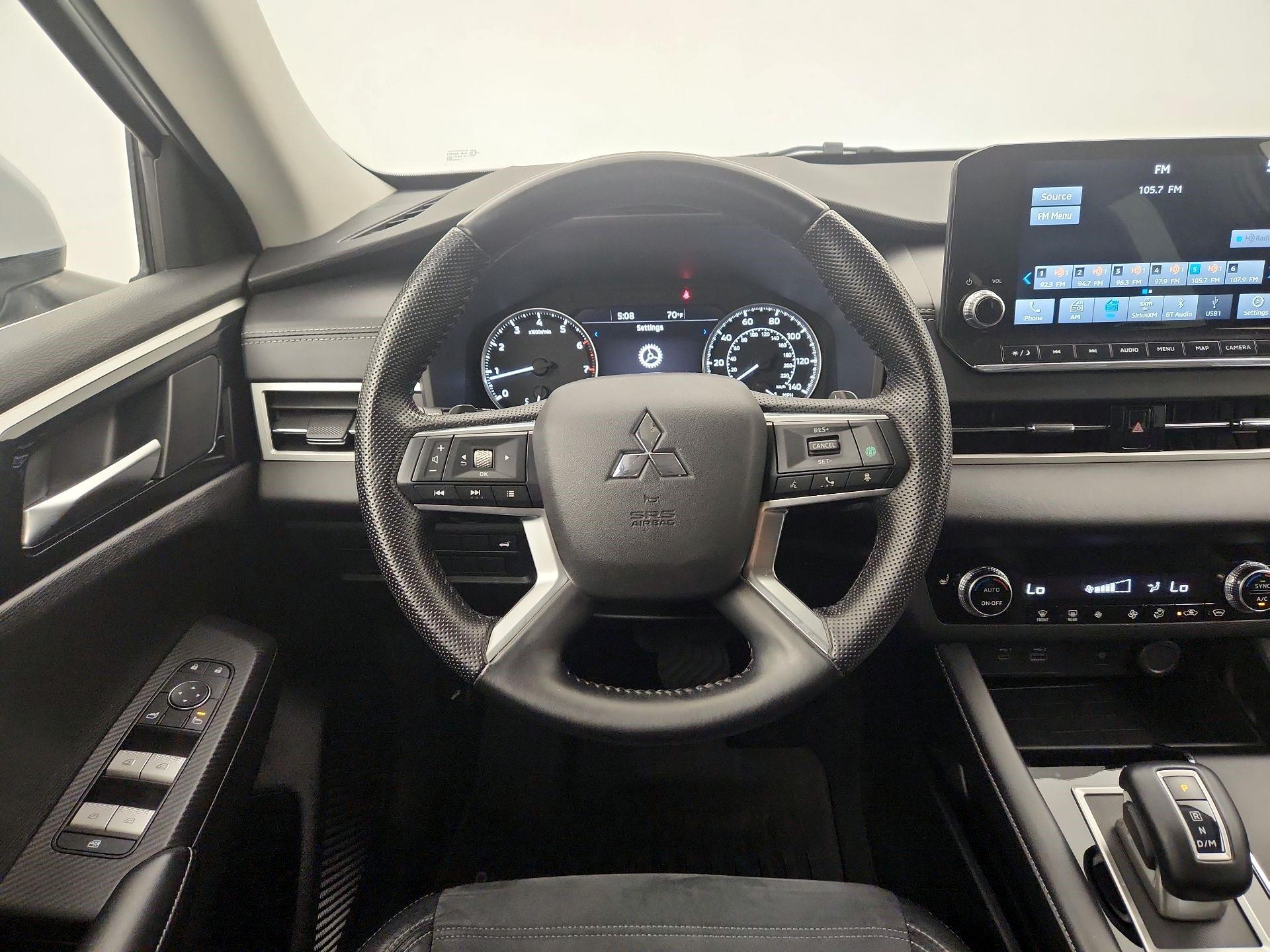 Thumbnail: 2022 Mitsubishi Outlander - 10