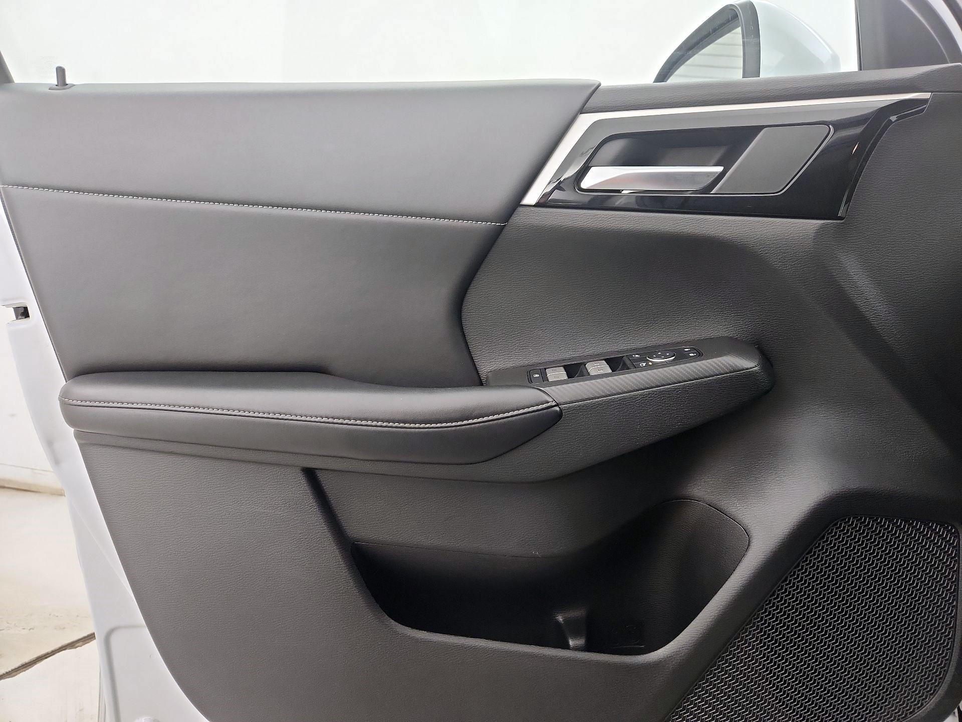 Thumbnail: 2022 Mitsubishi Outlander - 12