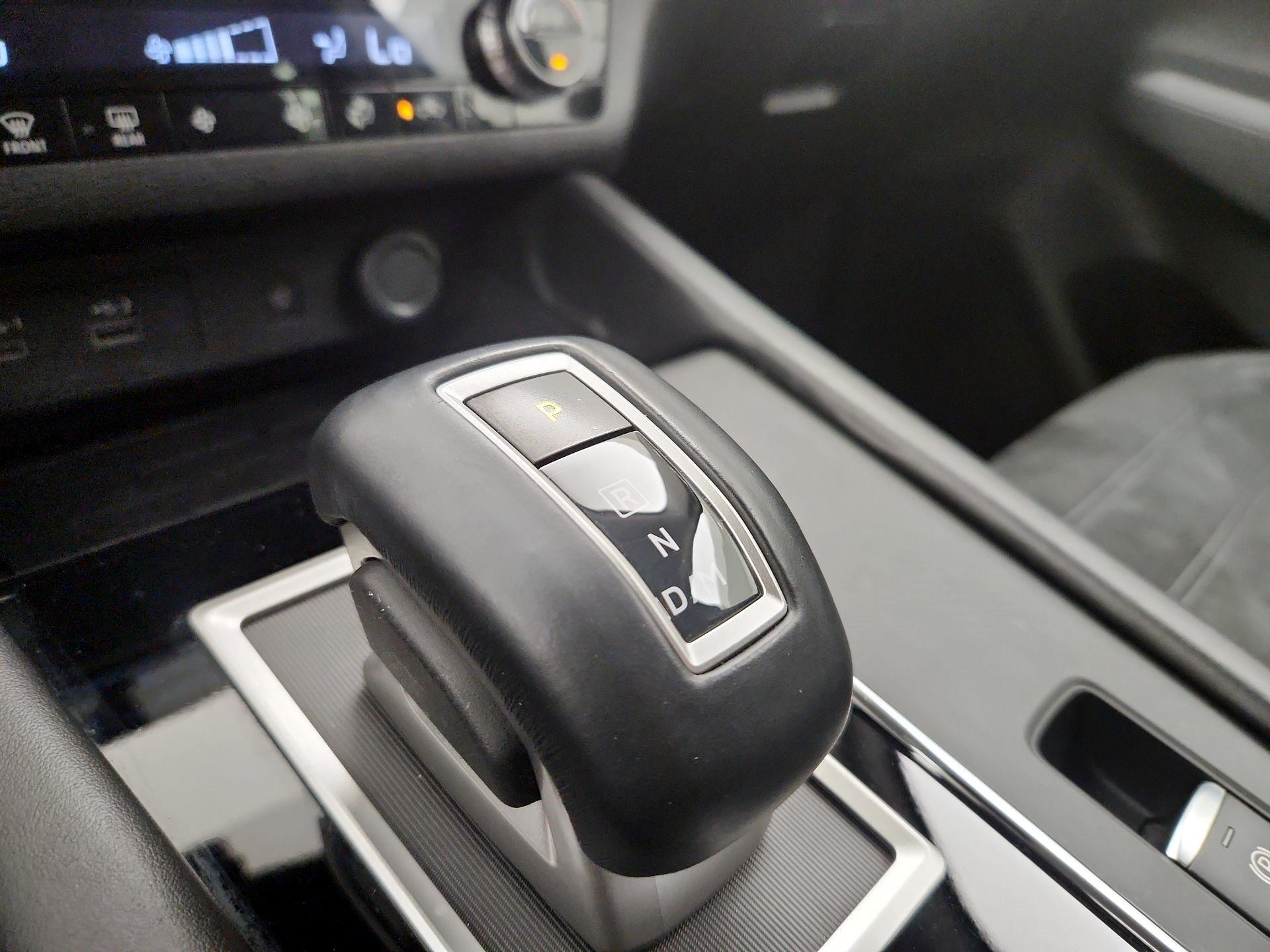 Thumbnail: 2022 Mitsubishi Outlander - 18
