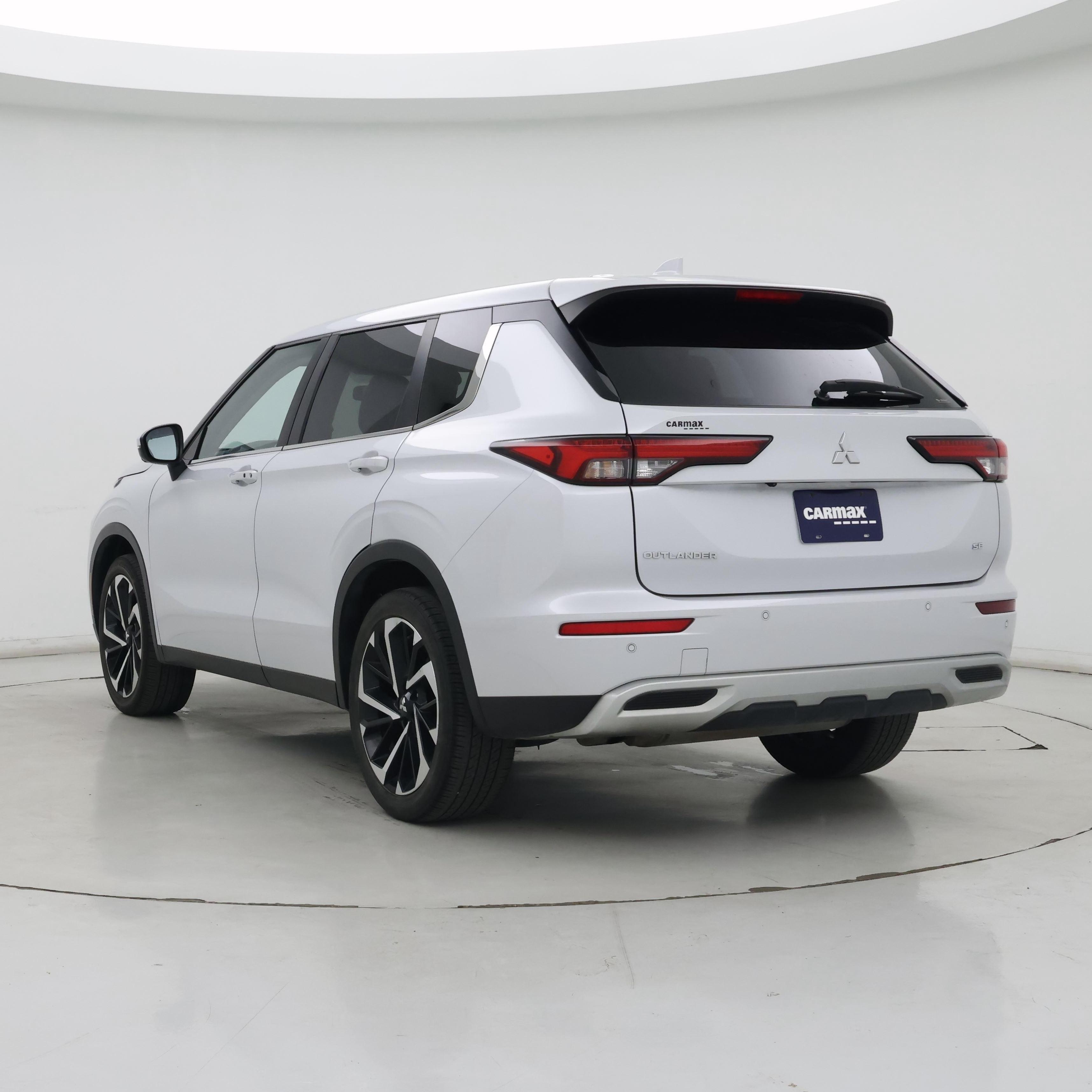Thumbnail: 2022 Mitsubishi Outlander - 2