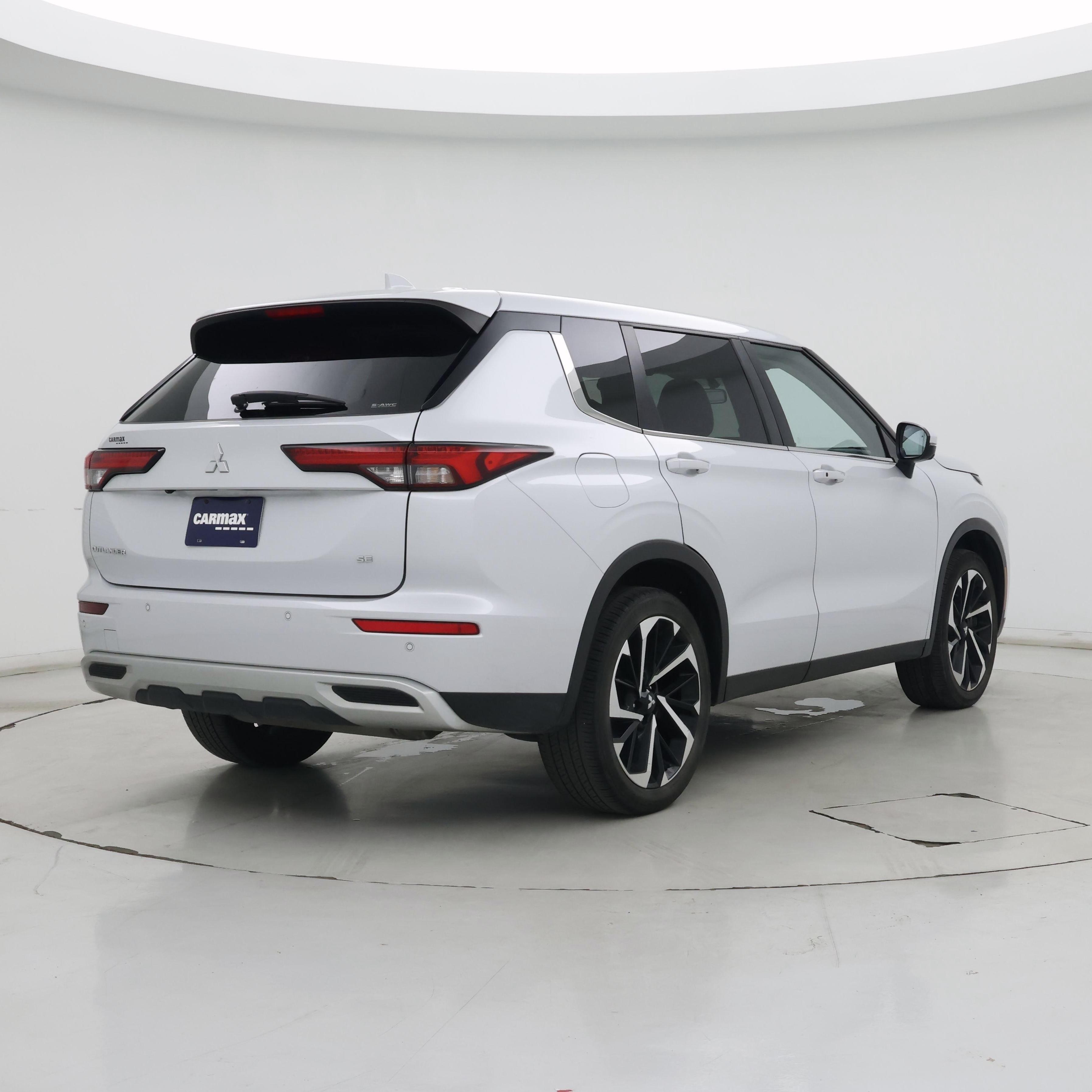 Thumbnail: 2022 Mitsubishi Outlander - 8