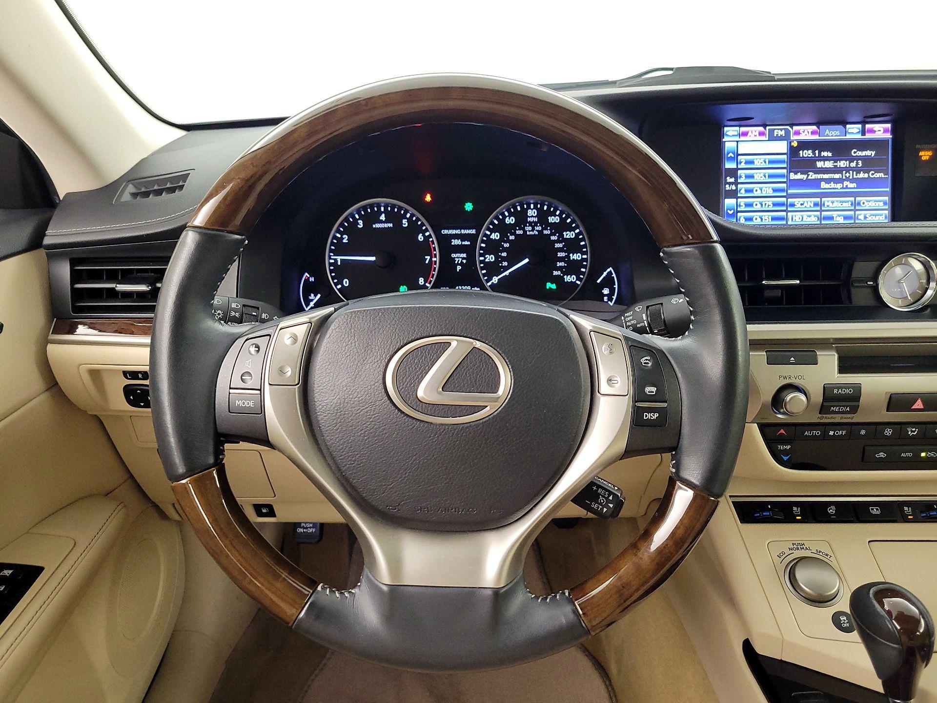 Thumbnail: 2014 Lexus ES - 10