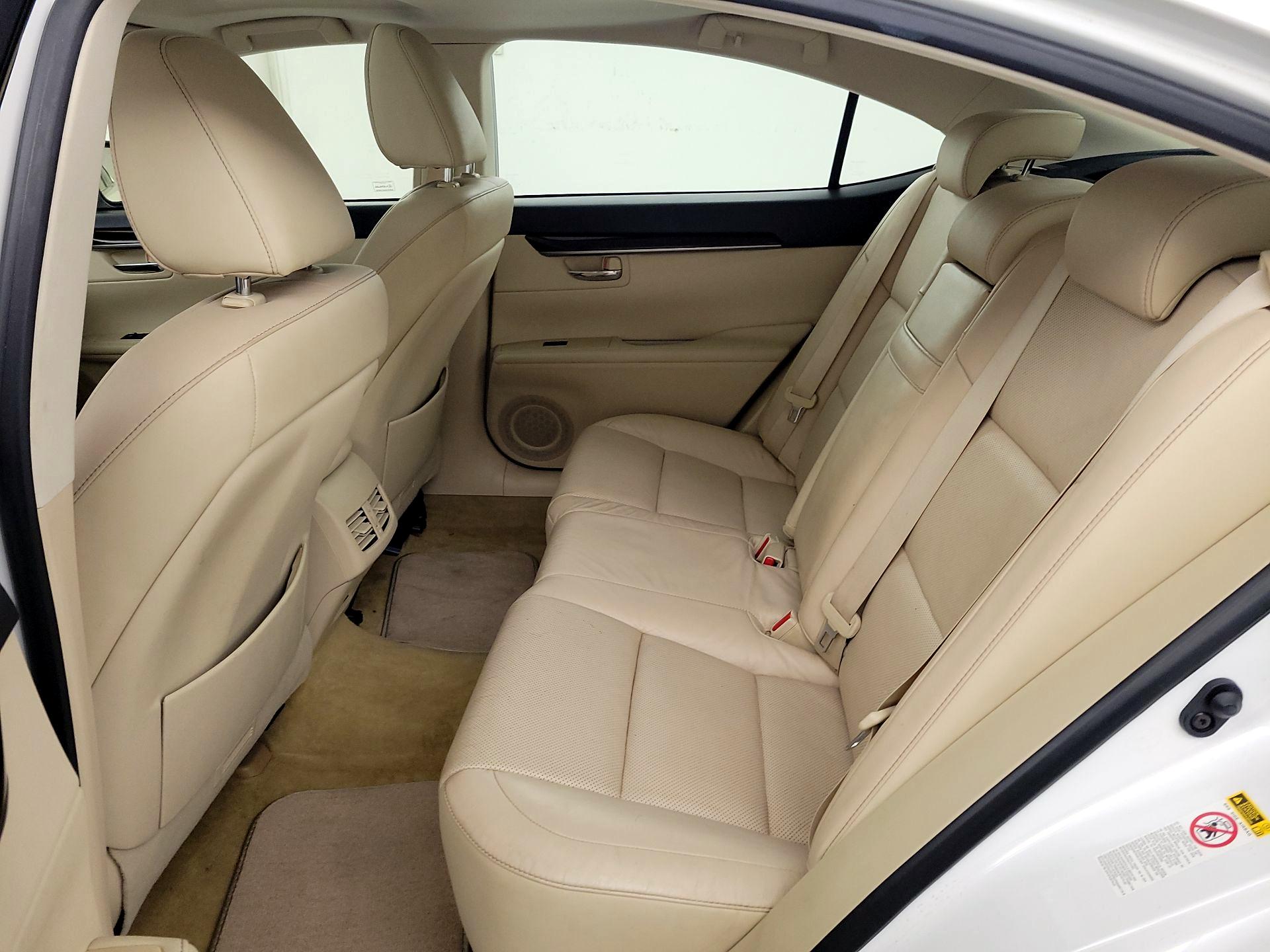 Thumbnail: 2014 Lexus ES - 19