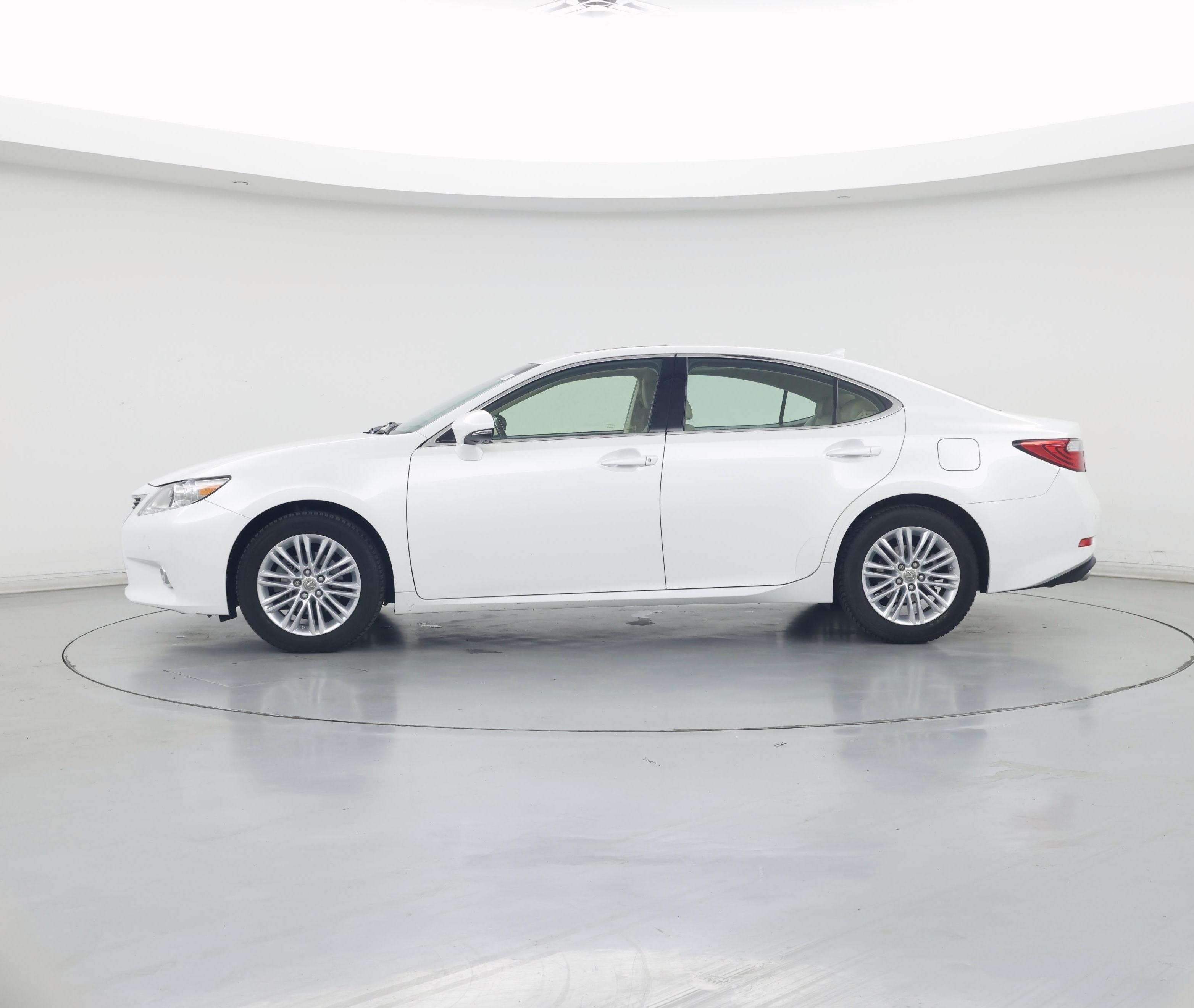 Thumbnail: 2014 Lexus ES - 3