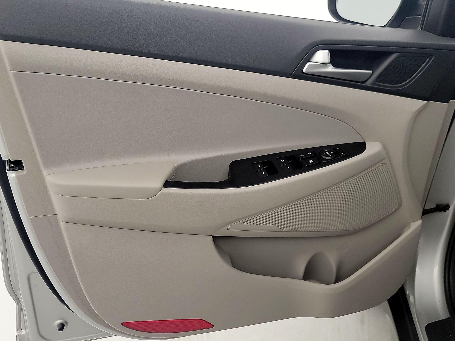 Thumbnail: 2020 Hyundai Tucson - 12