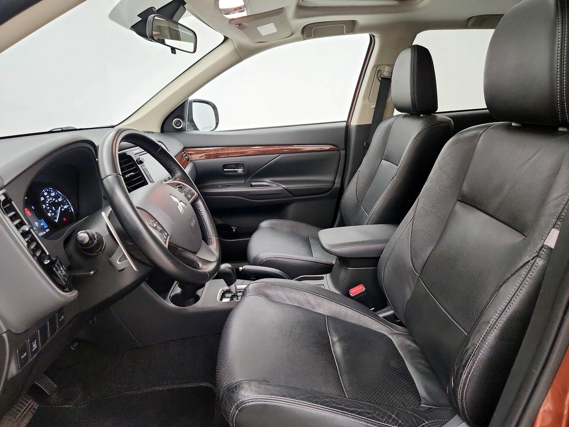 Thumbnail: 2014 Mitsubishi Outlander - 11
