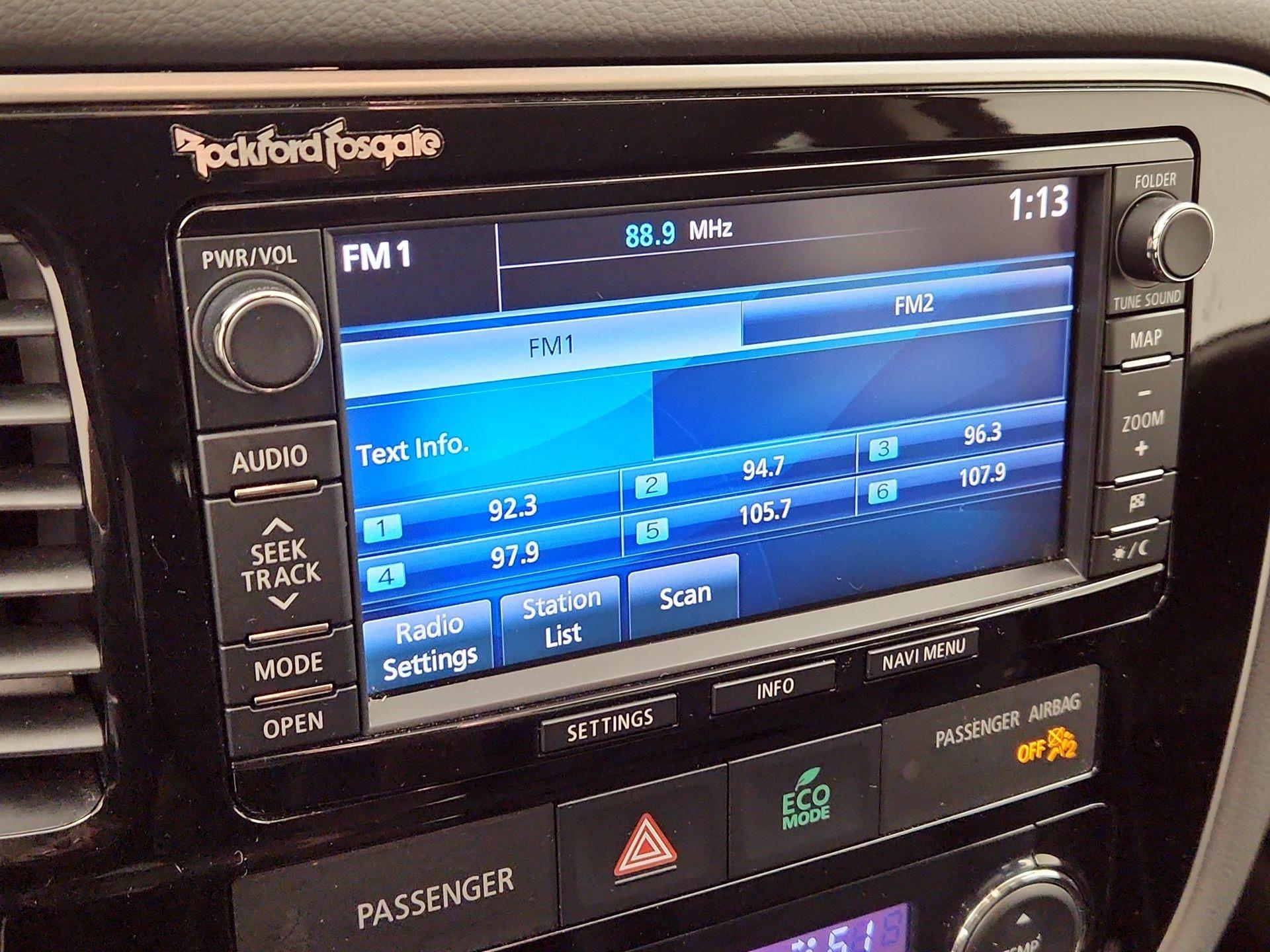 Thumbnail: 2014 Mitsubishi Outlander - 16