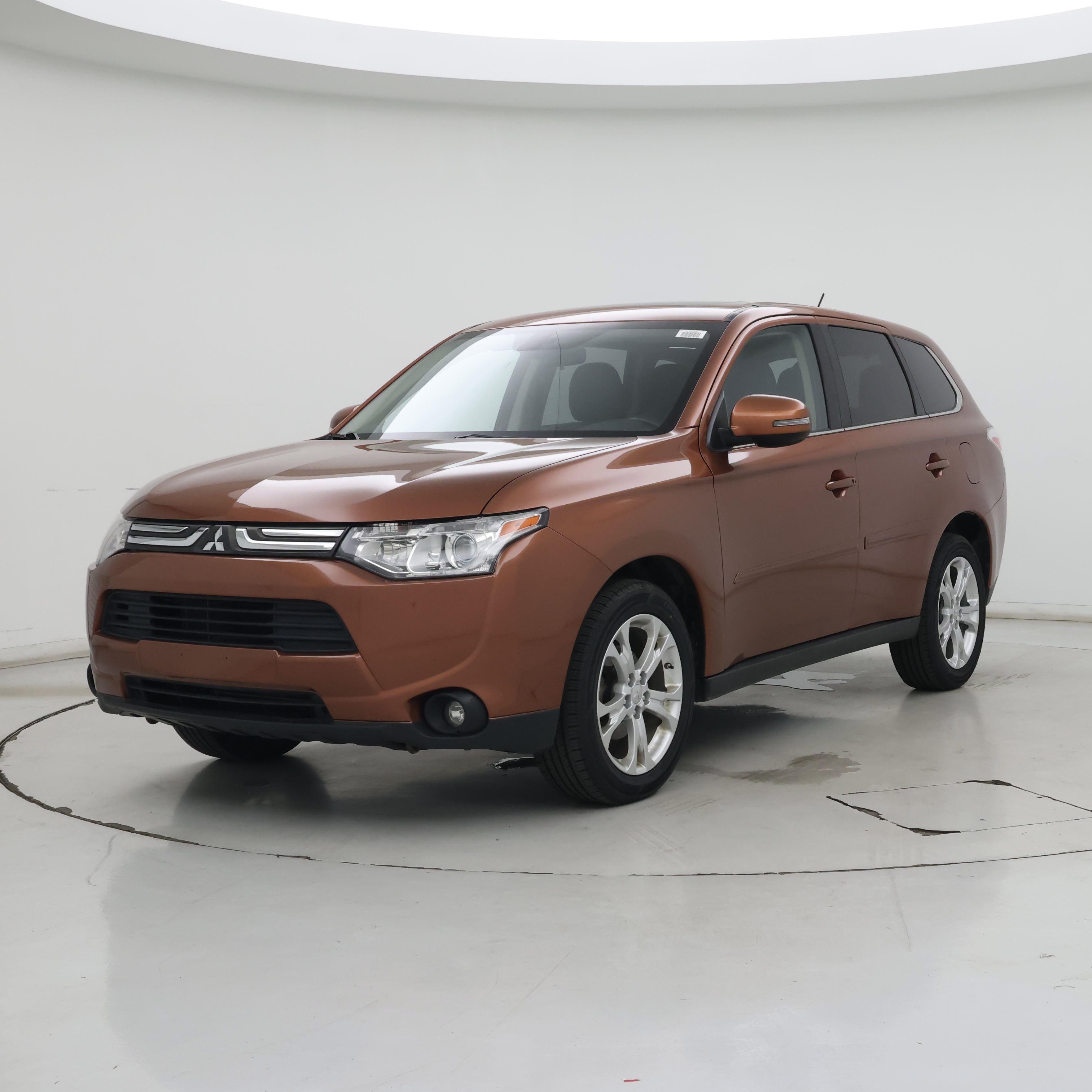 Thumbnail: 2014 Mitsubishi Outlander - 4