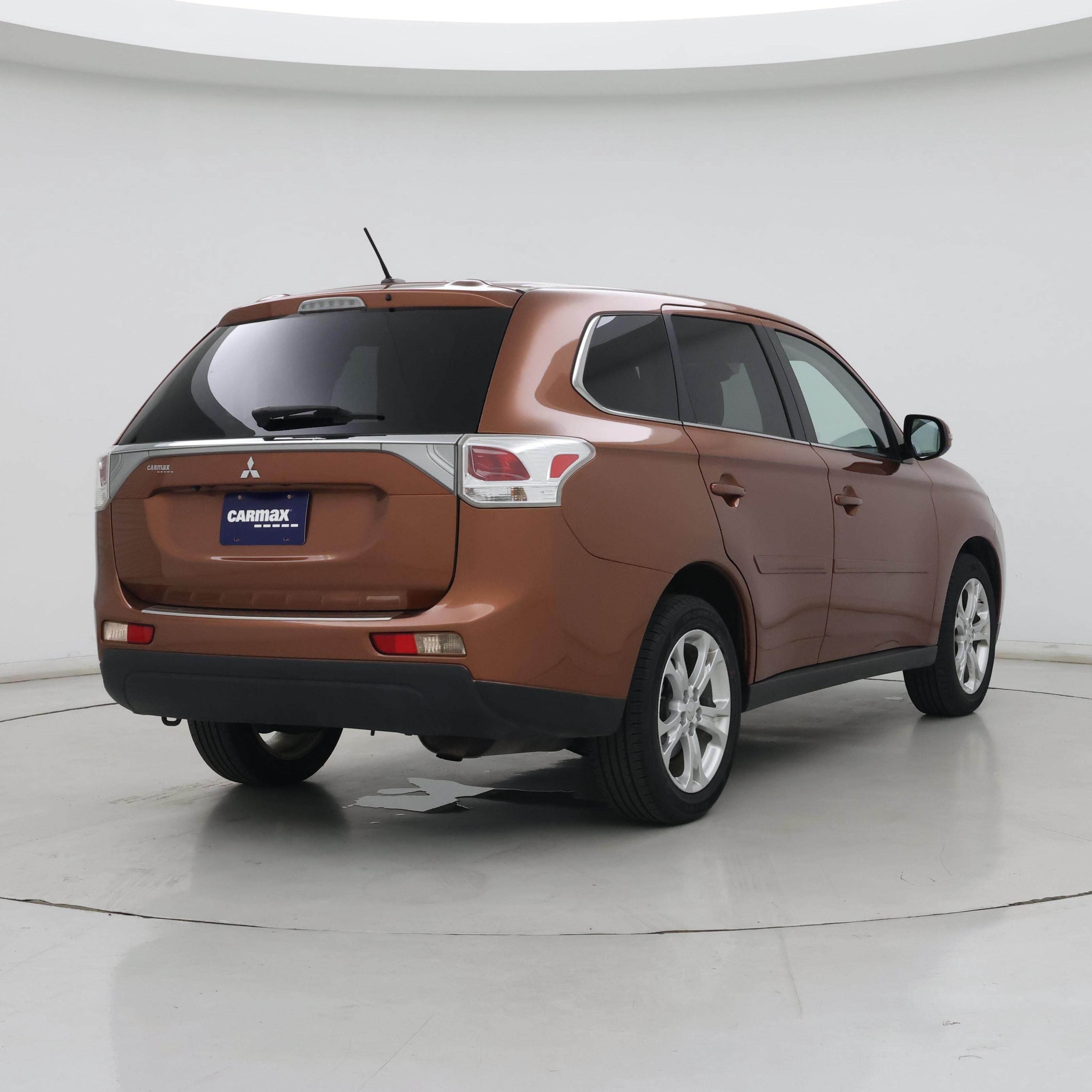 Thumbnail: 2014 Mitsubishi Outlander - 8