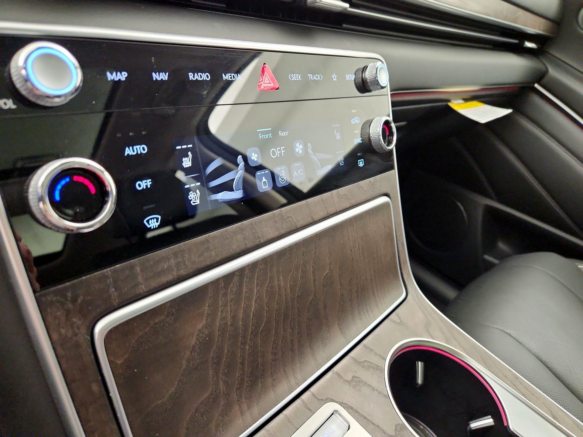 Thumbnail: 2025 Genesis GV80 - 17