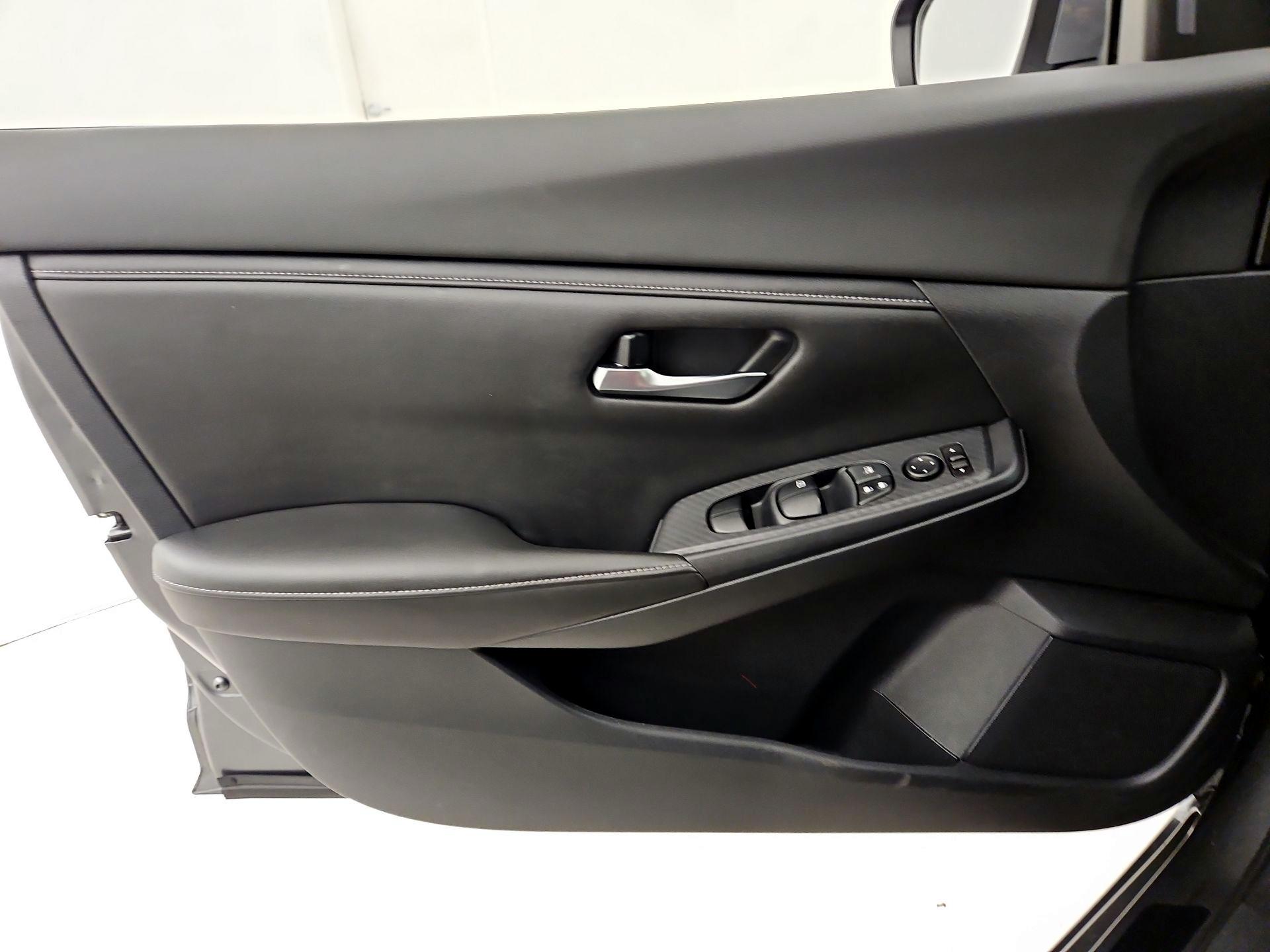 Thumbnail: 2021 Nissan Sentra - 12