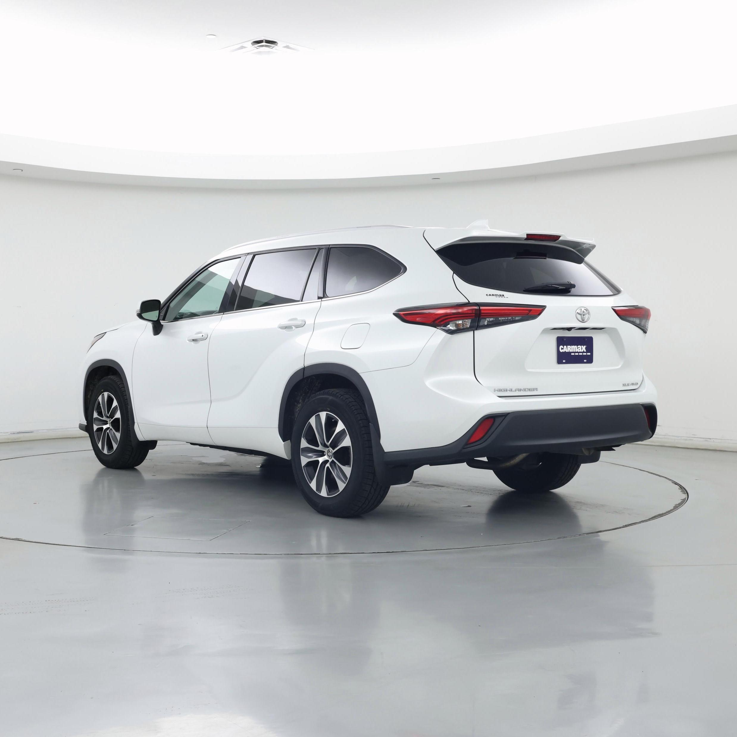 Thumbnail: 2022 Toyota Highlander - 2