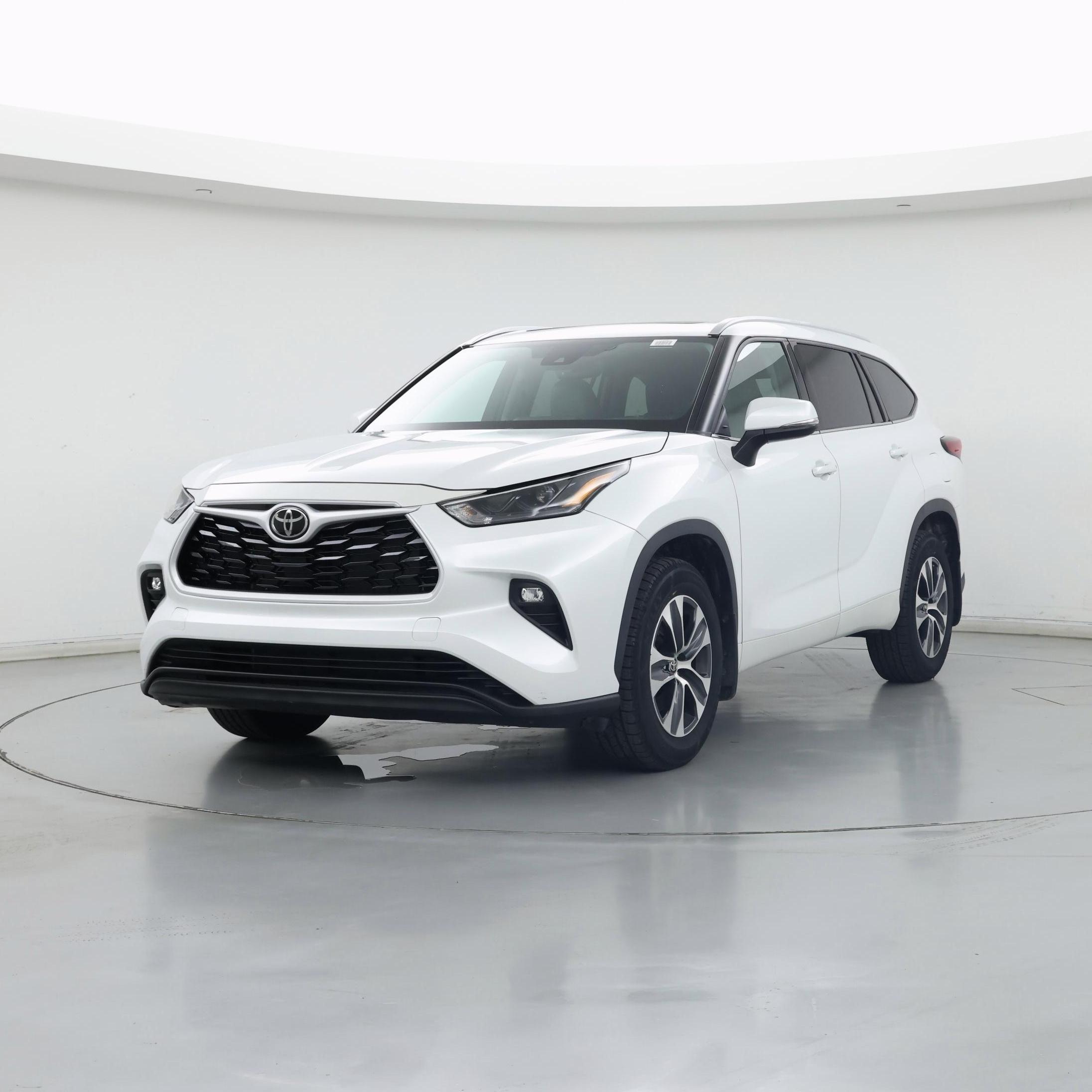 Thumbnail: 2022 Toyota Highlander - 4