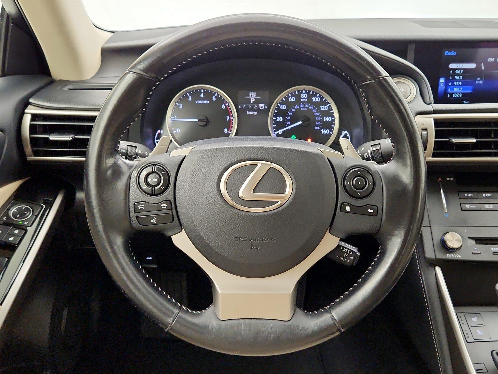 Thumbnail: 2016 Lexus IS - 10