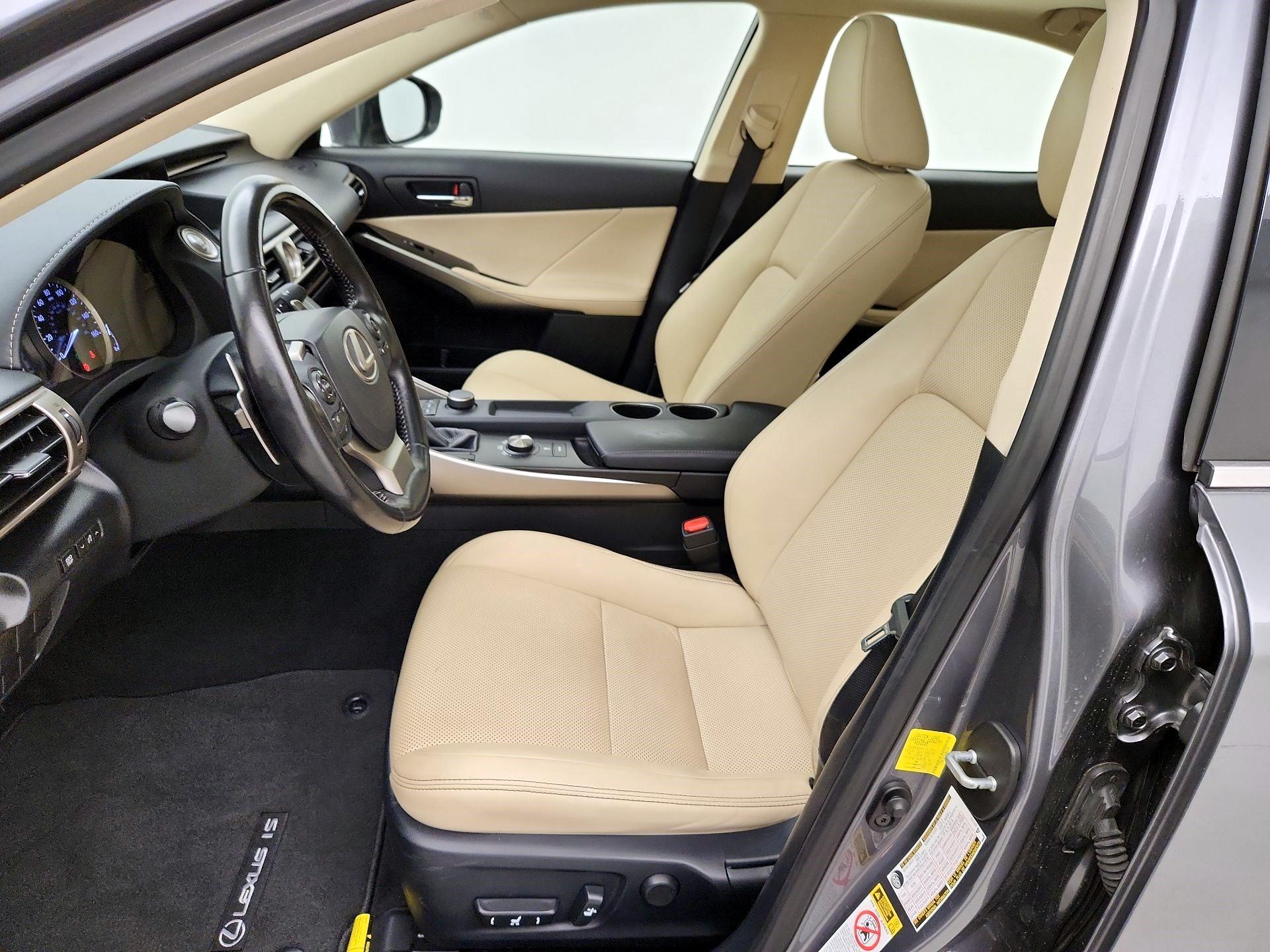 Thumbnail: 2016 Lexus IS - 11