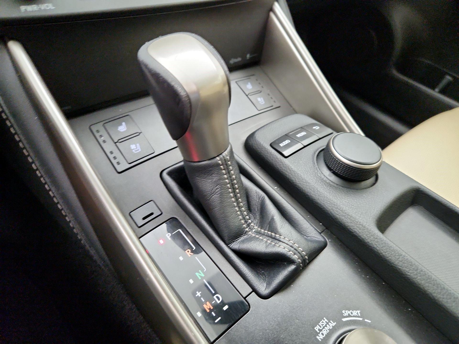 Thumbnail: 2016 Lexus IS - 17