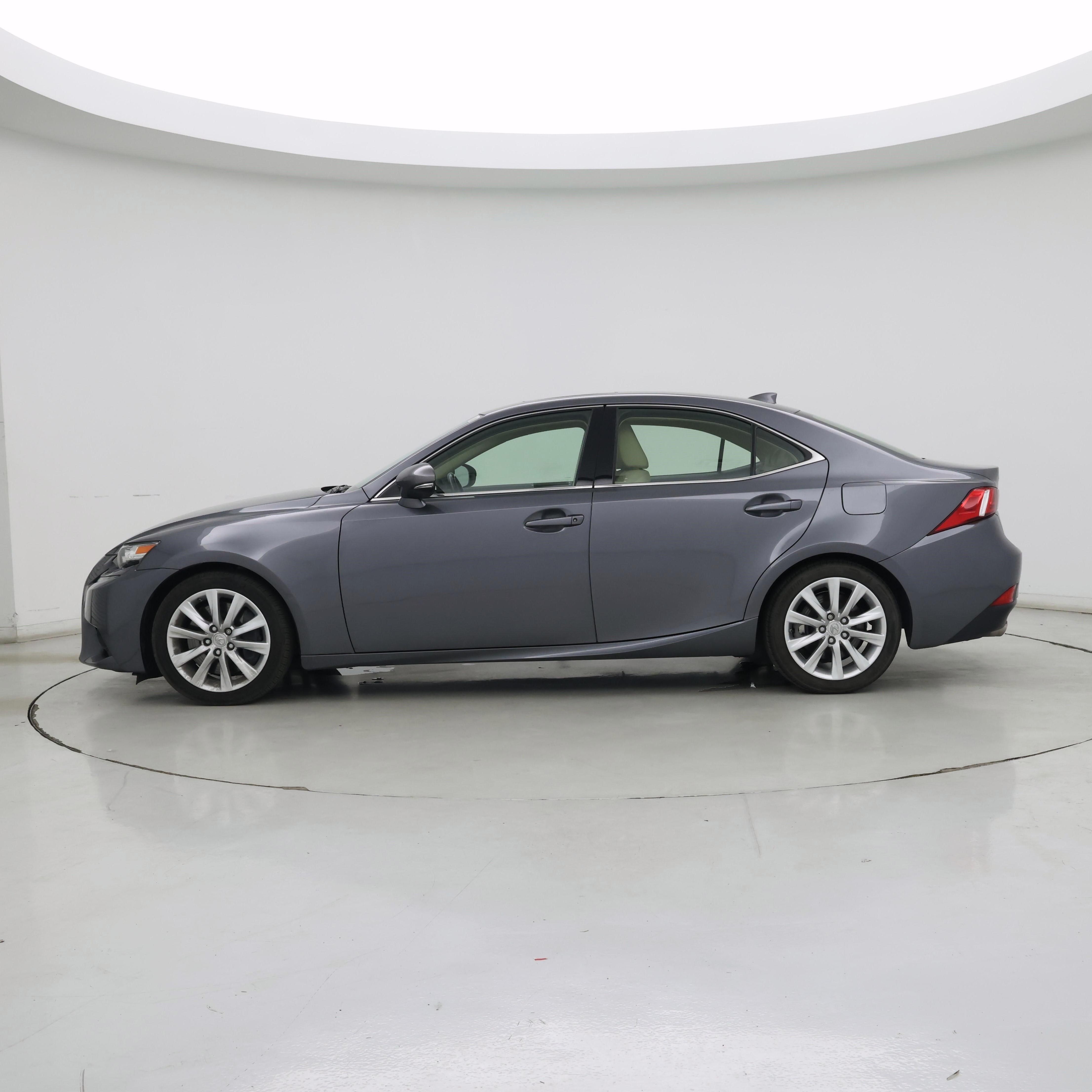 Thumbnail: 2016 Lexus IS - 3