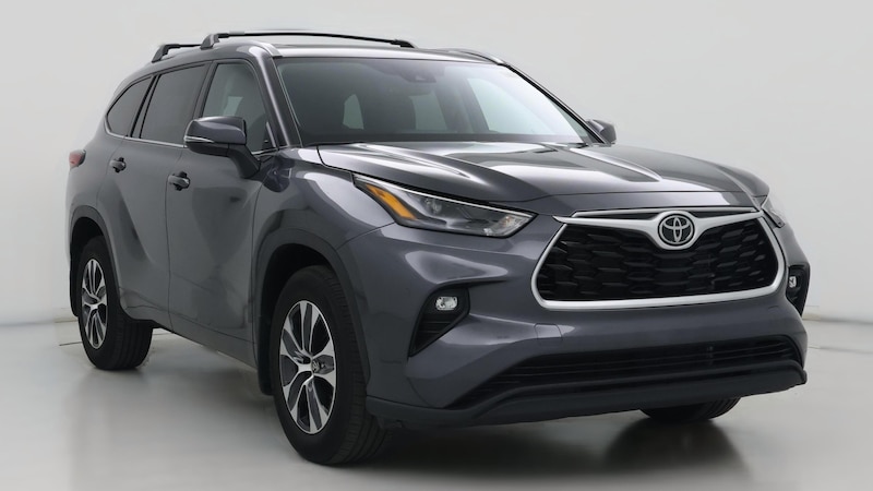 2022 Toyota Highlander XLE Hero Image