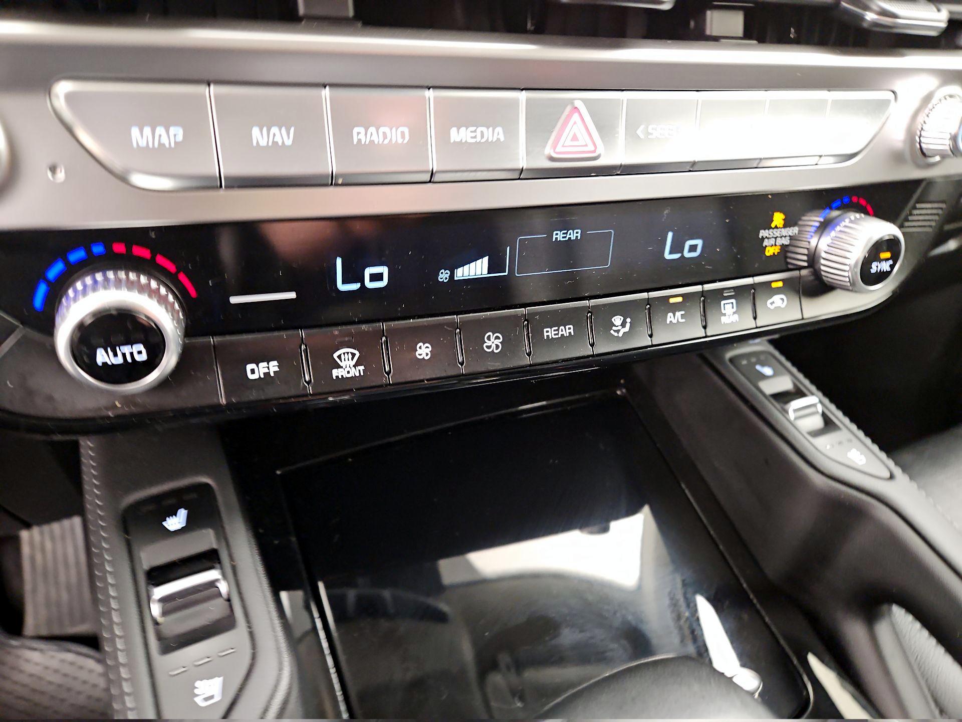 Thumbnail: 2024 Kia Telluride - 17