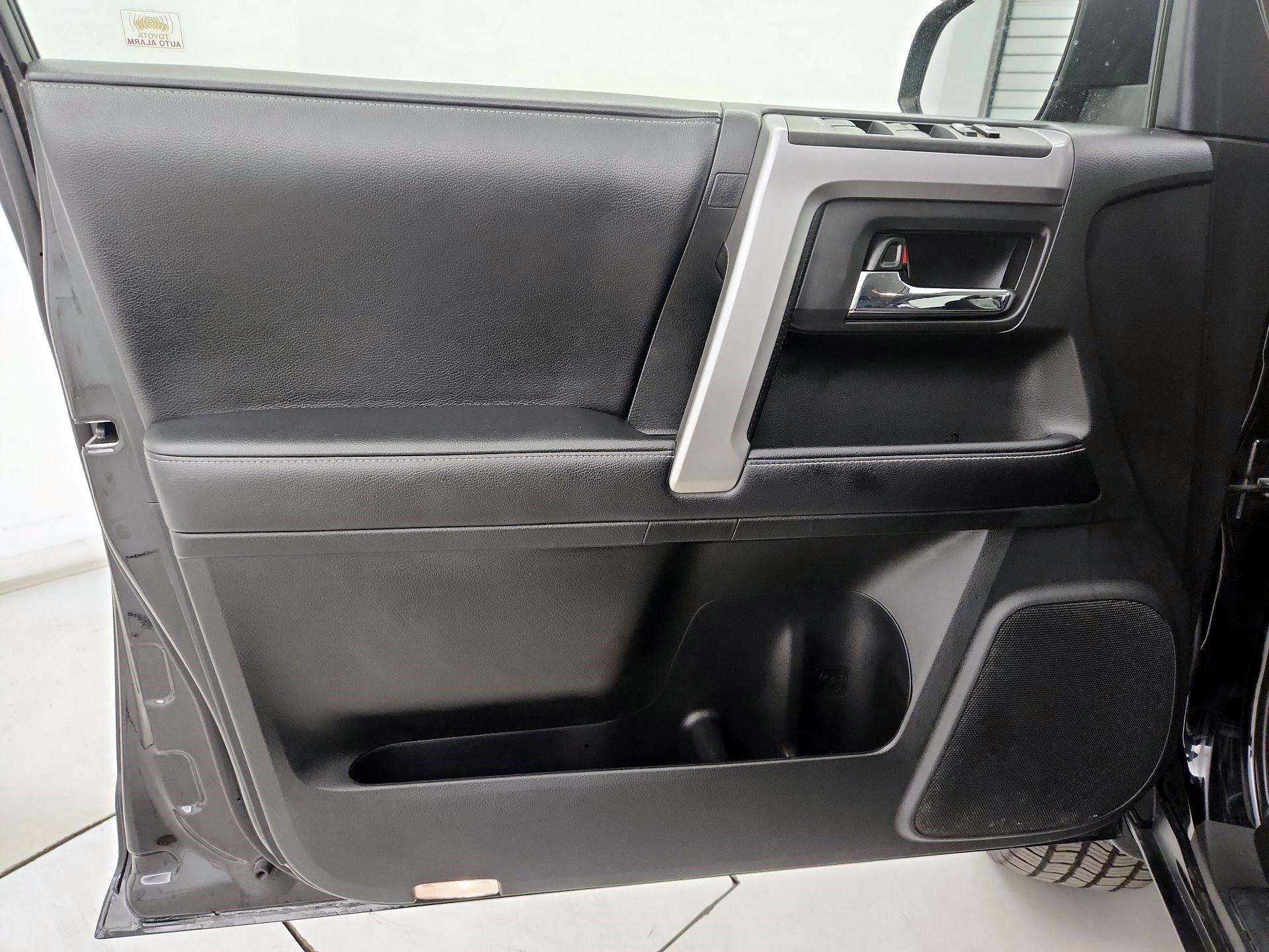 Thumbnail: 2017 Toyota 4Runner - 12