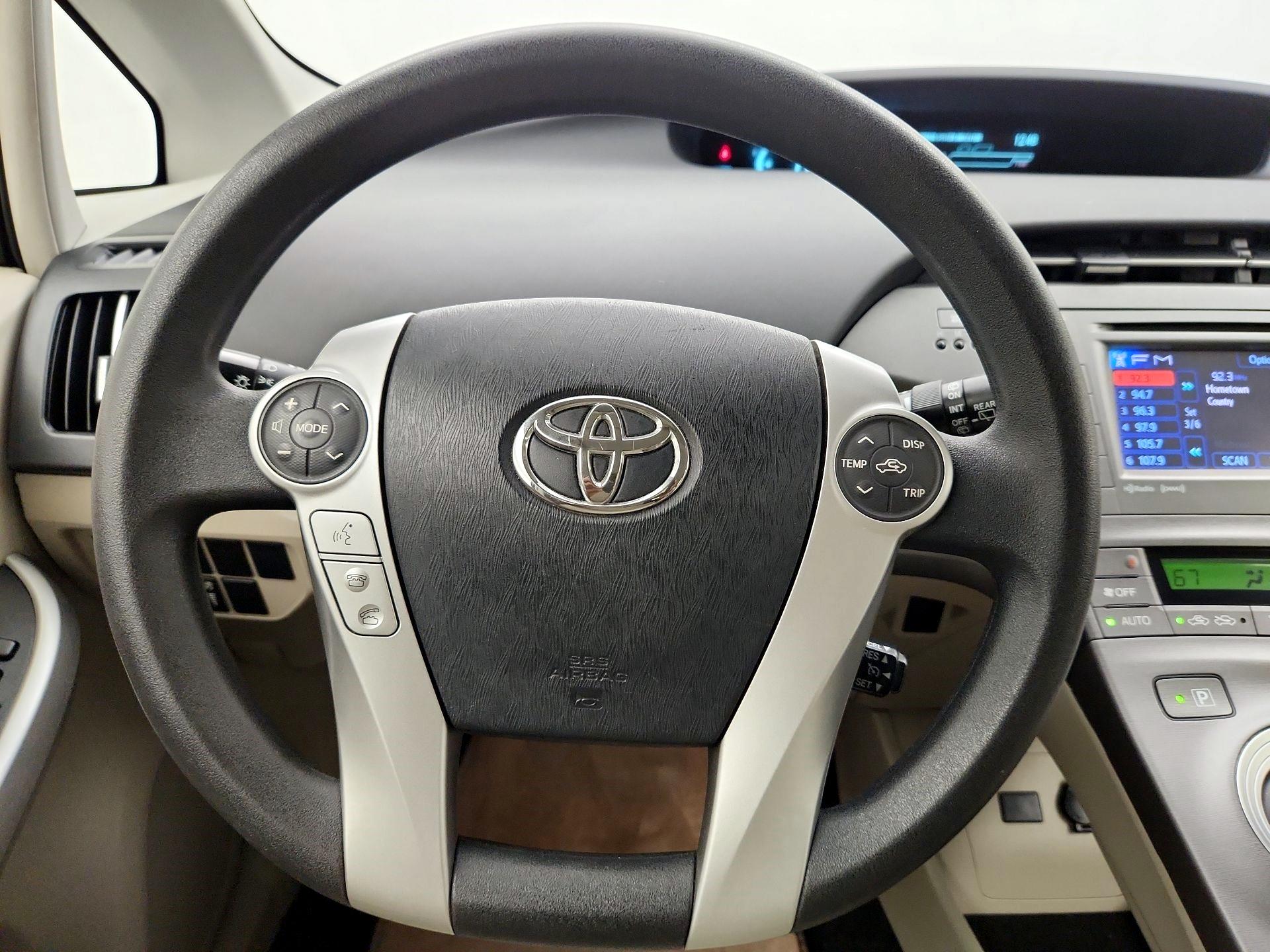 Thumbnail: 2014 Toyota Prius - 10