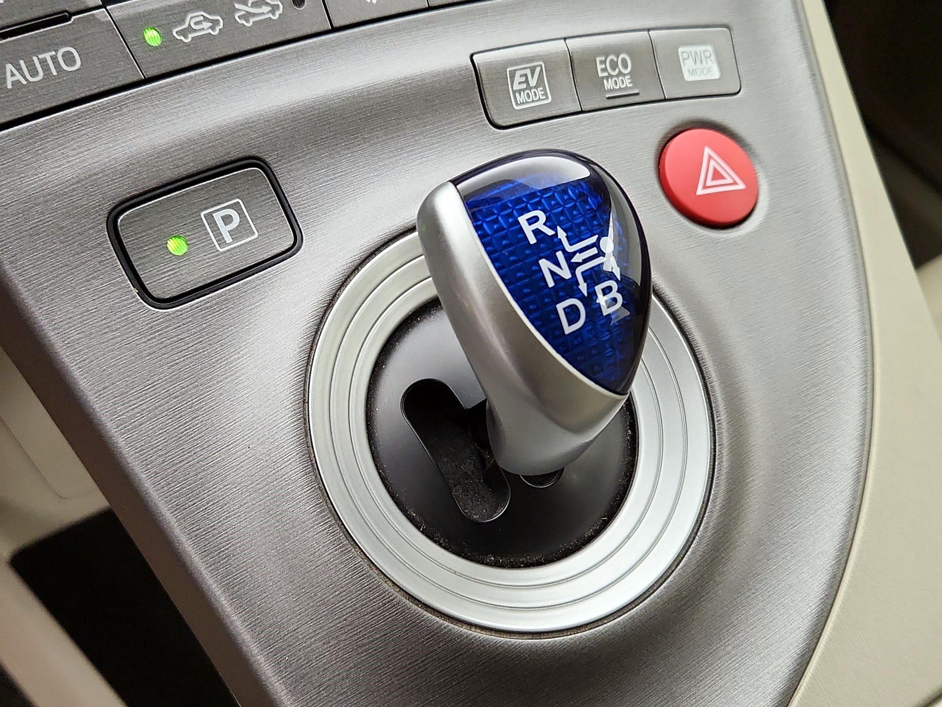 Thumbnail: 2014 Toyota Prius - 17