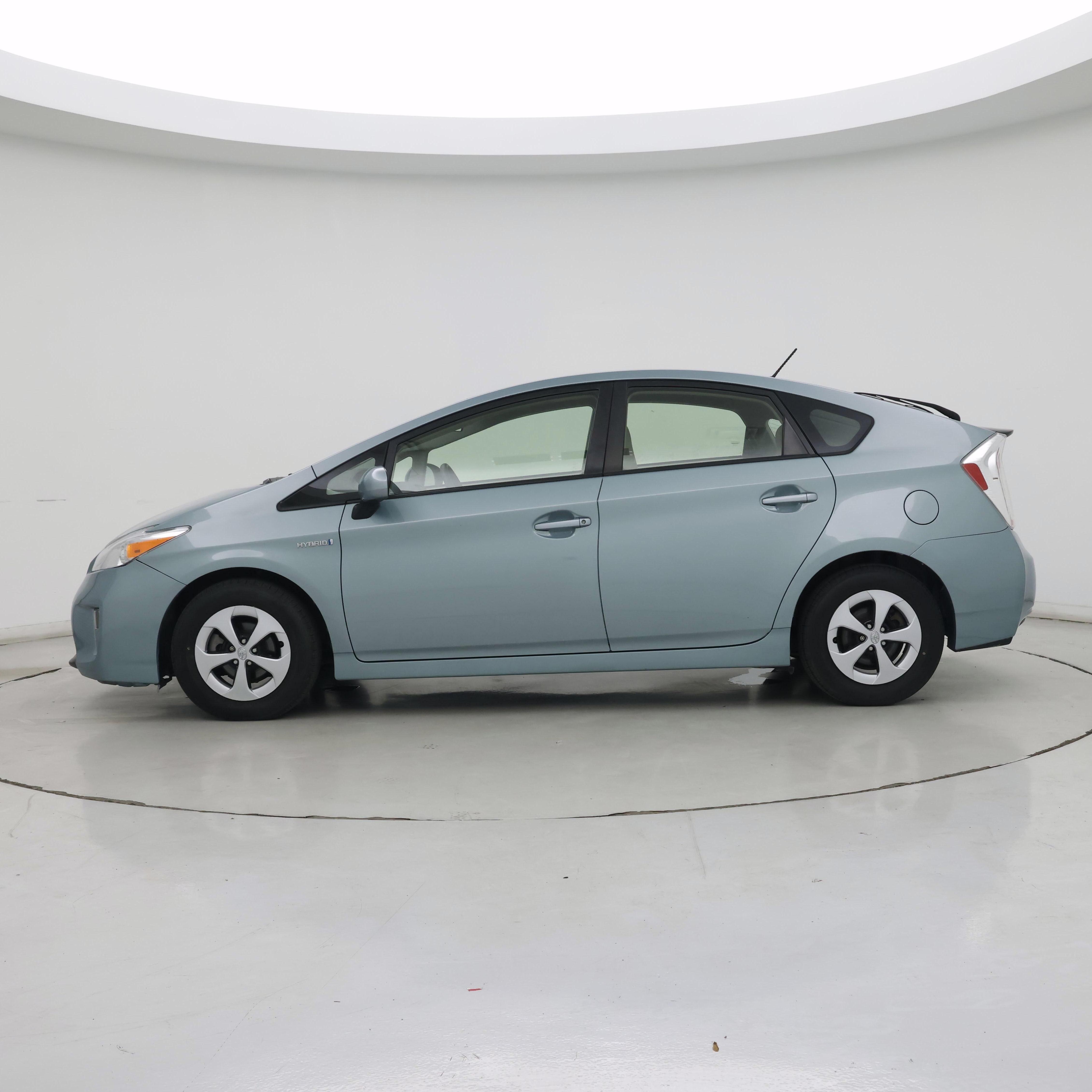 Thumbnail: 2014 Toyota Prius - 3