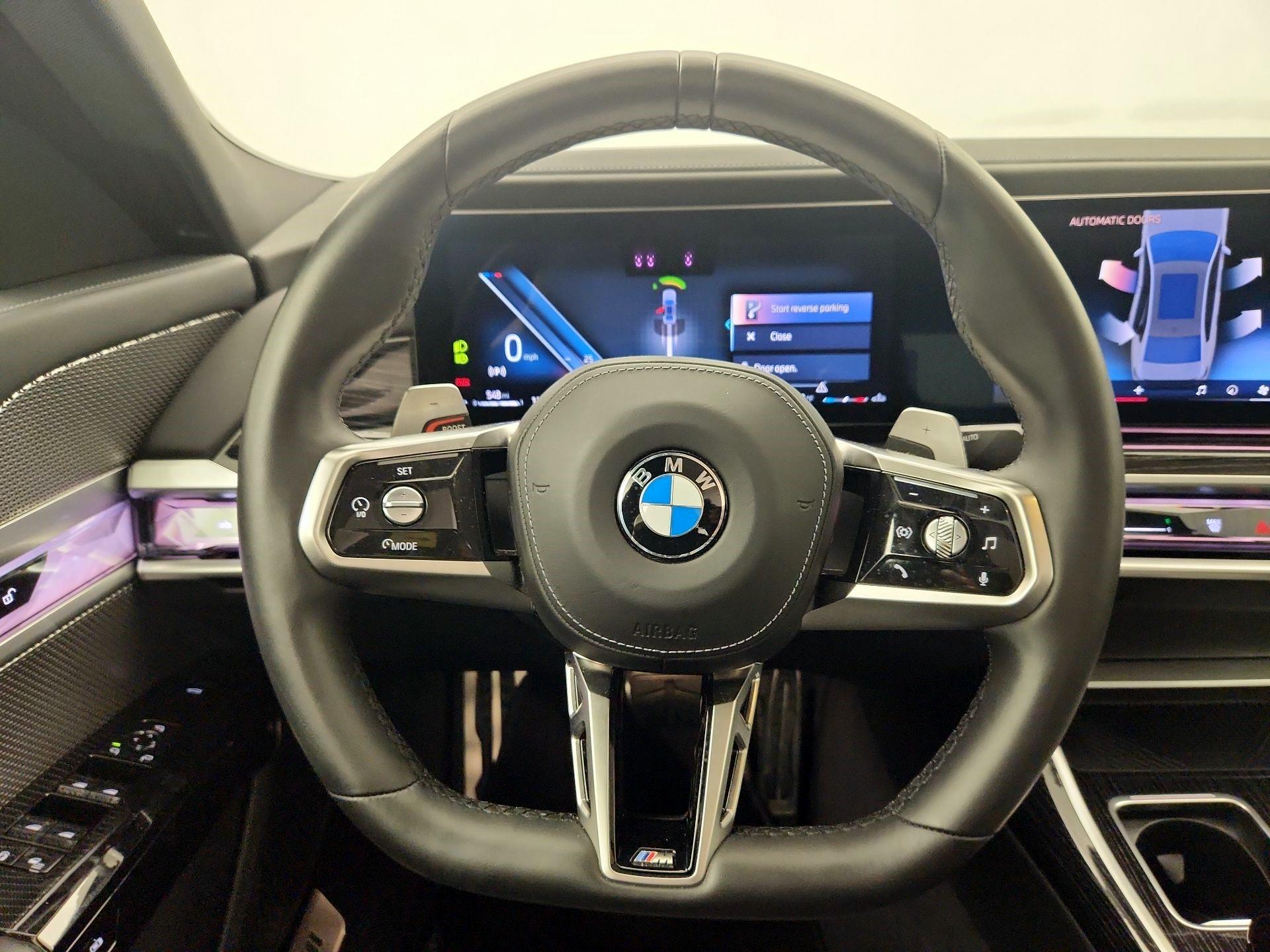 Thumbnail: 2023 BMW 7 Series - 10