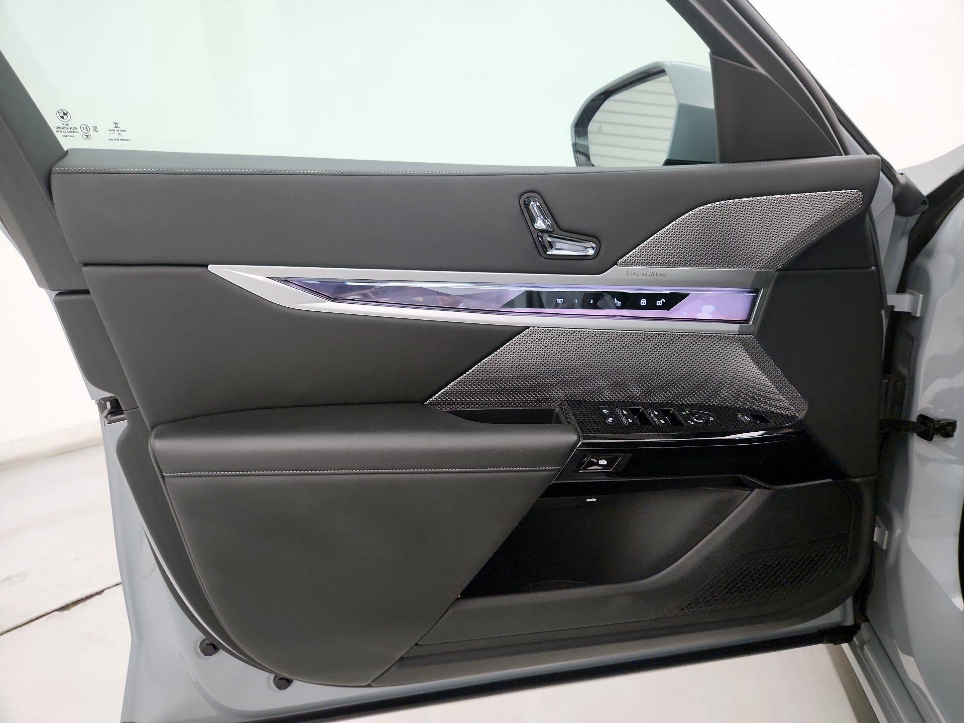 Thumbnail: 2023 BMW 7 Series - 12