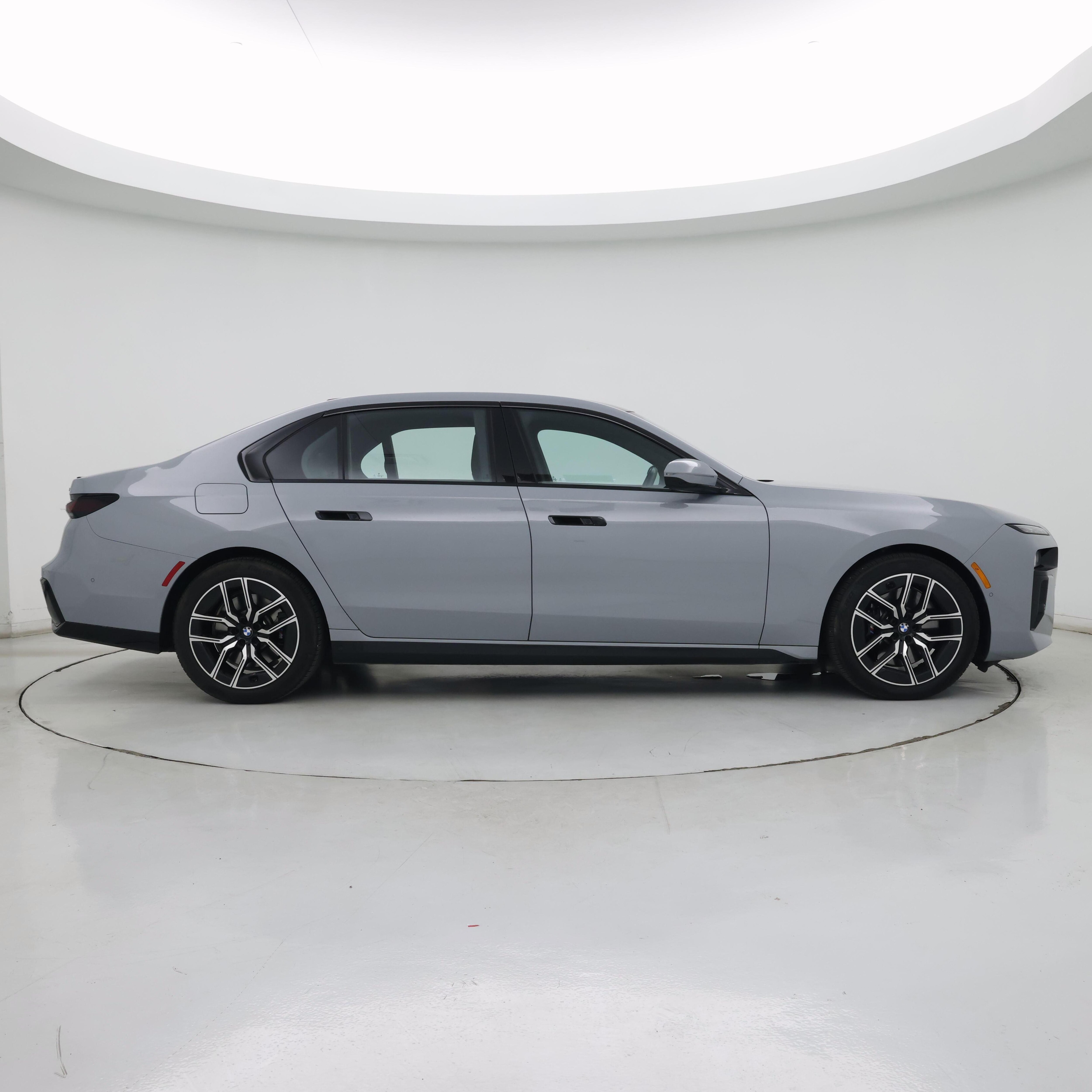 Thumbnail: 2023 BMW 7 Series - 7