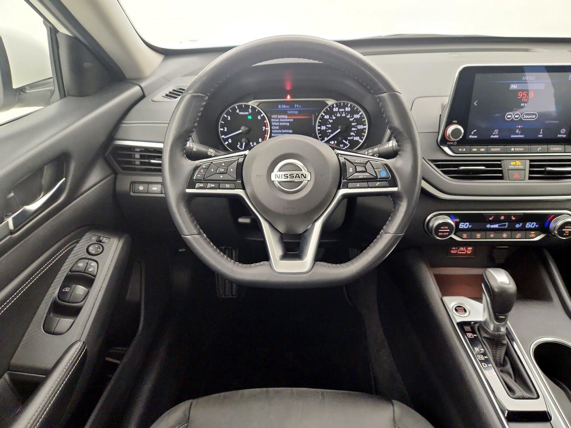 Thumbnail: 2019 Nissan Altima - 10