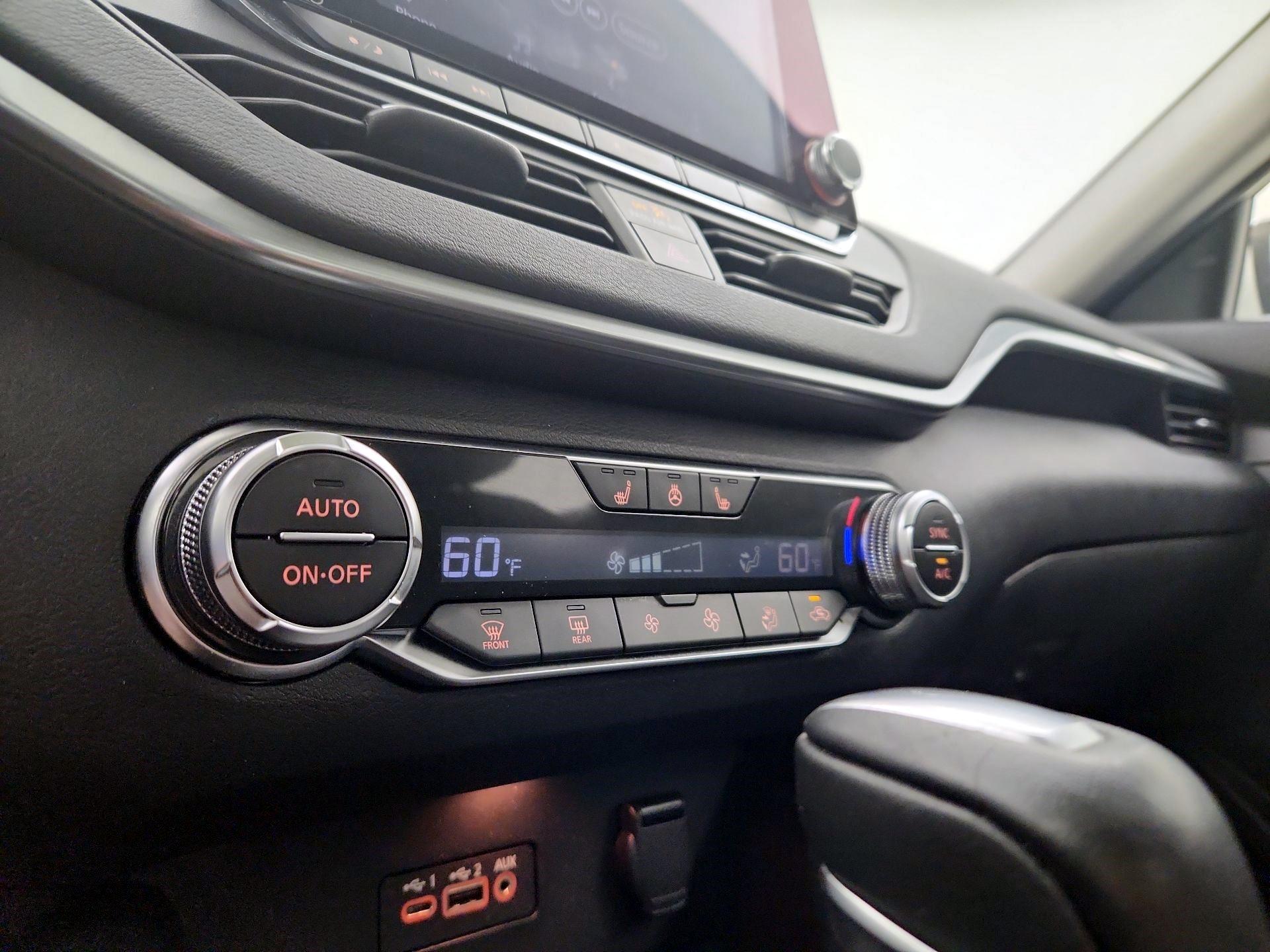 Thumbnail: 2019 Nissan Altima - 16