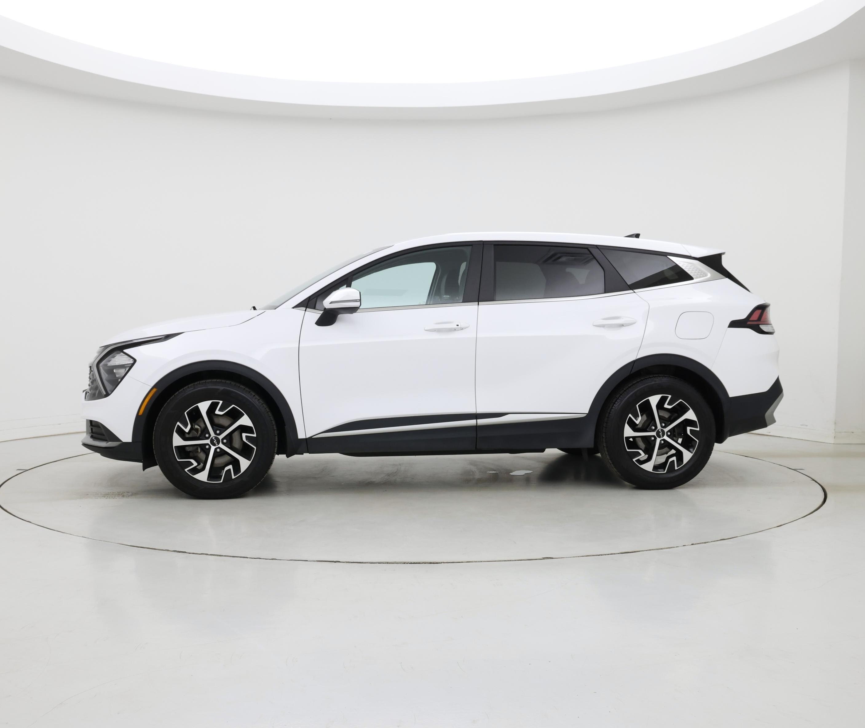 Thumbnail: 2023 Kia Sportage - 3
