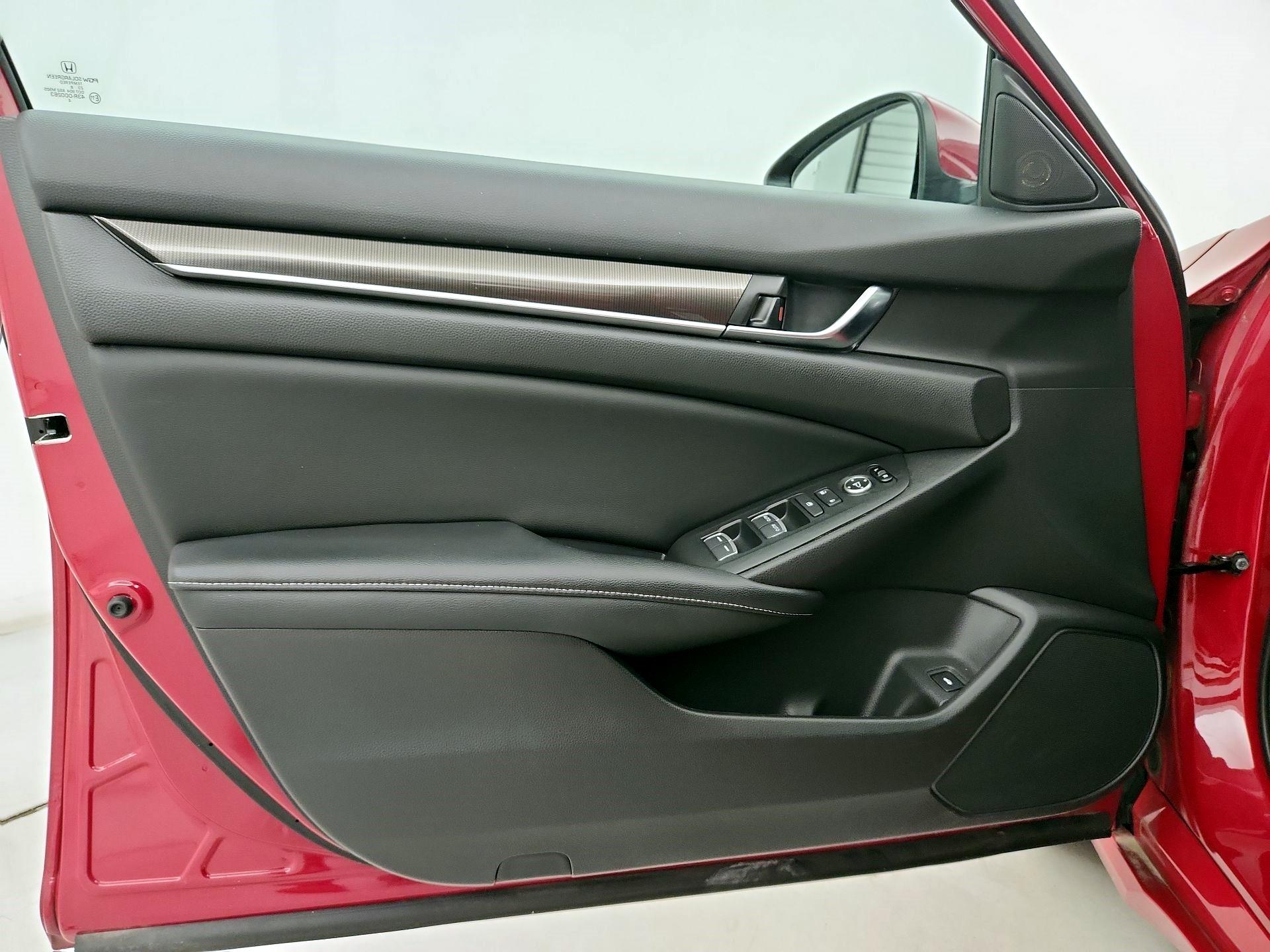 Thumbnail: 2018 Honda Accord - 12