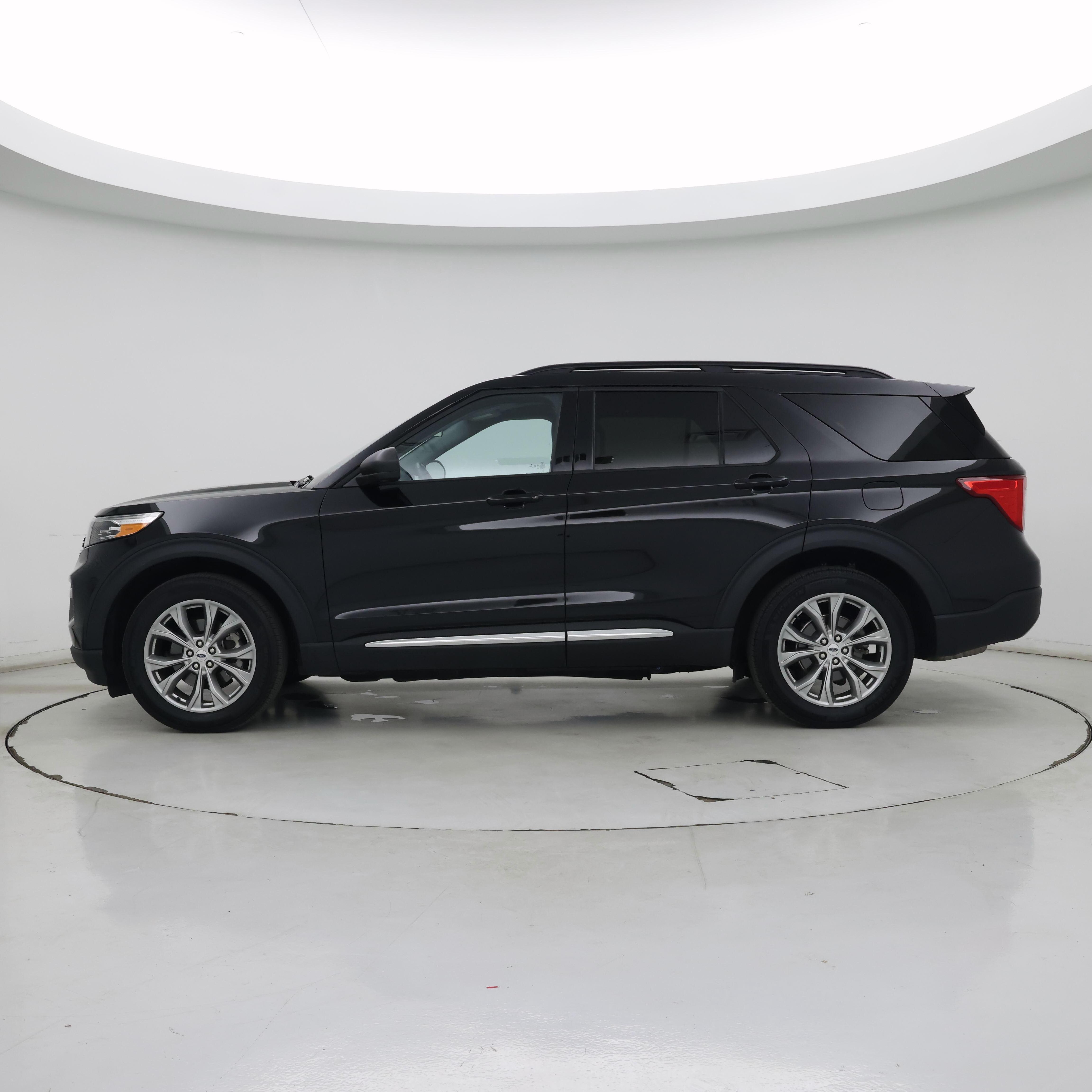 Thumbnail: 2023 Ford Explorer - 3