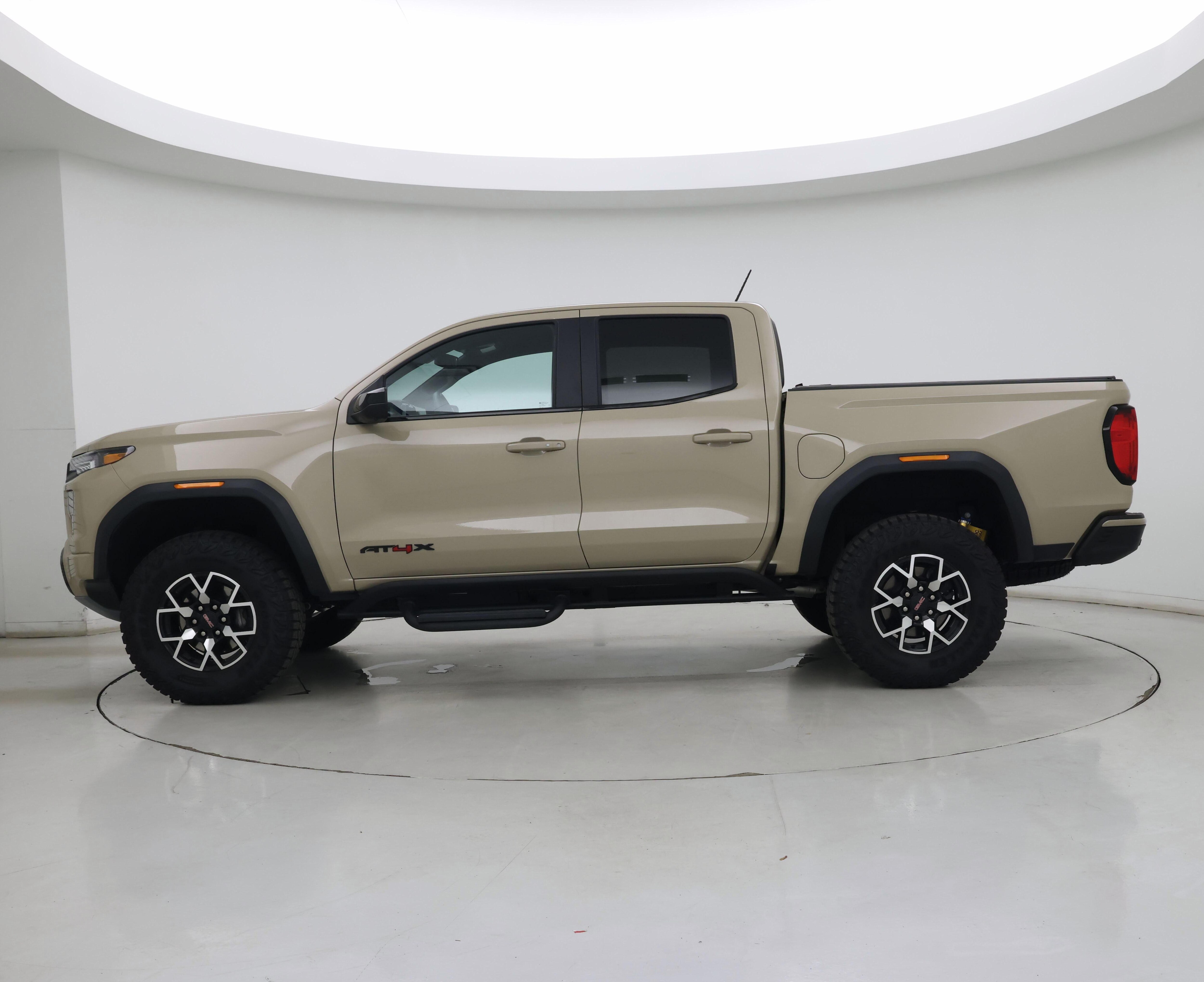 Thumbnail: 2023 GMC Canyon - 3