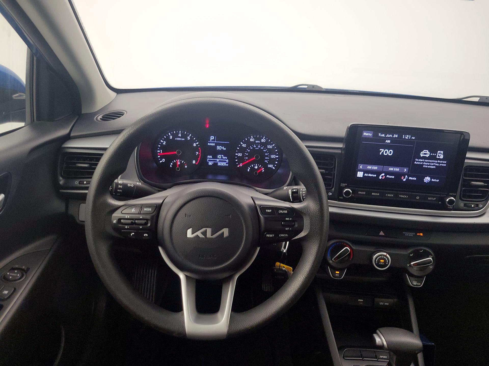 Thumbnail: 2023 Kia Rio - 10