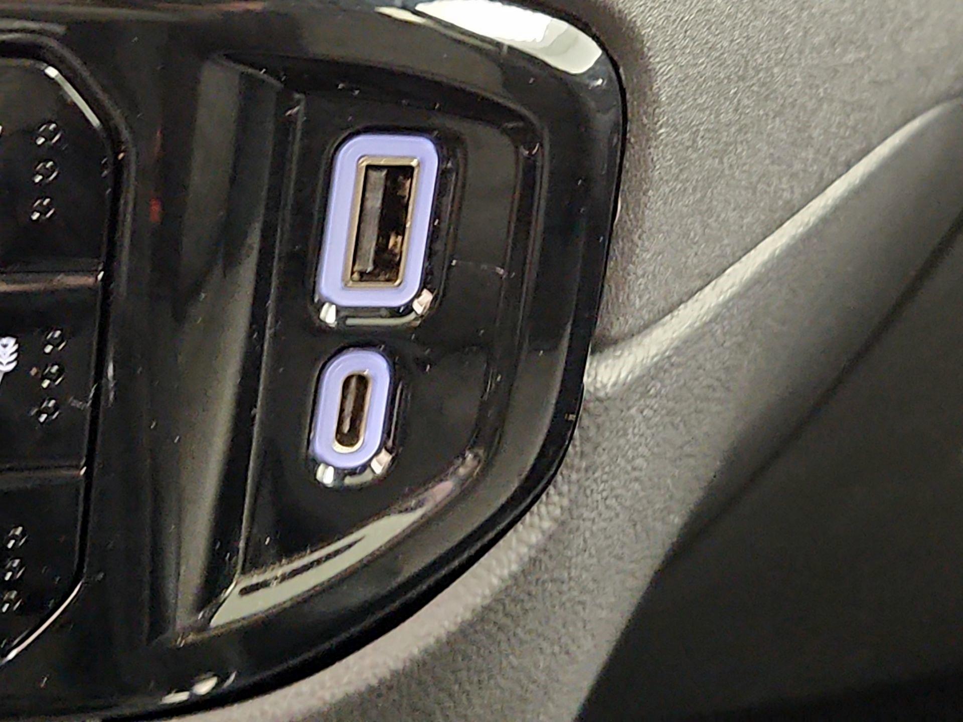 Thumbnail: 2022 Chevrolet Silverado 1500 - 19