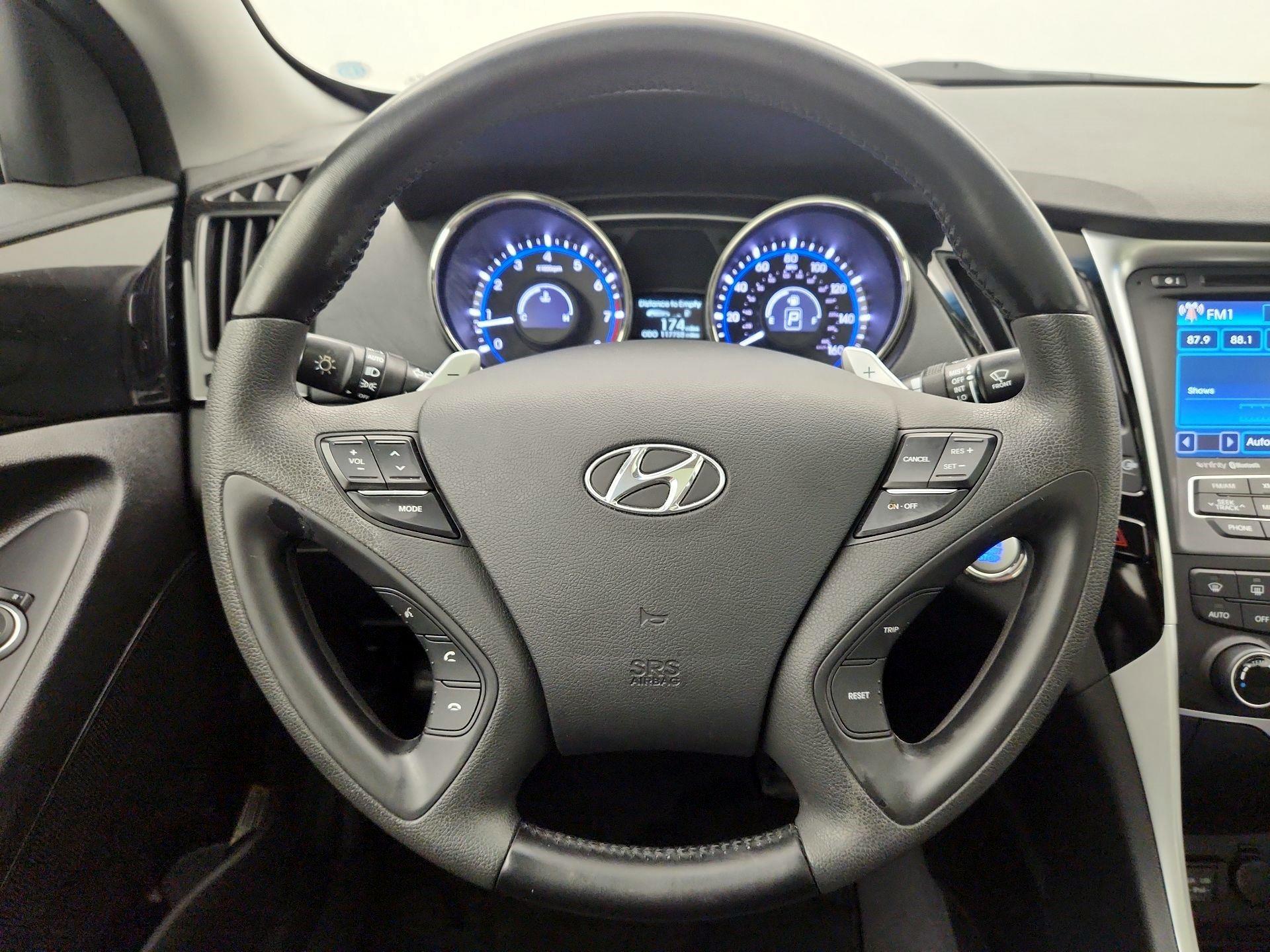 Thumbnail: 2013 Hyundai Sonata - 10