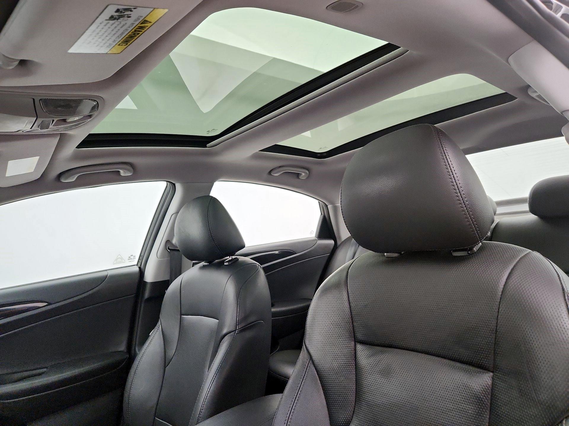 Thumbnail: 2013 Hyundai Sonata - 19