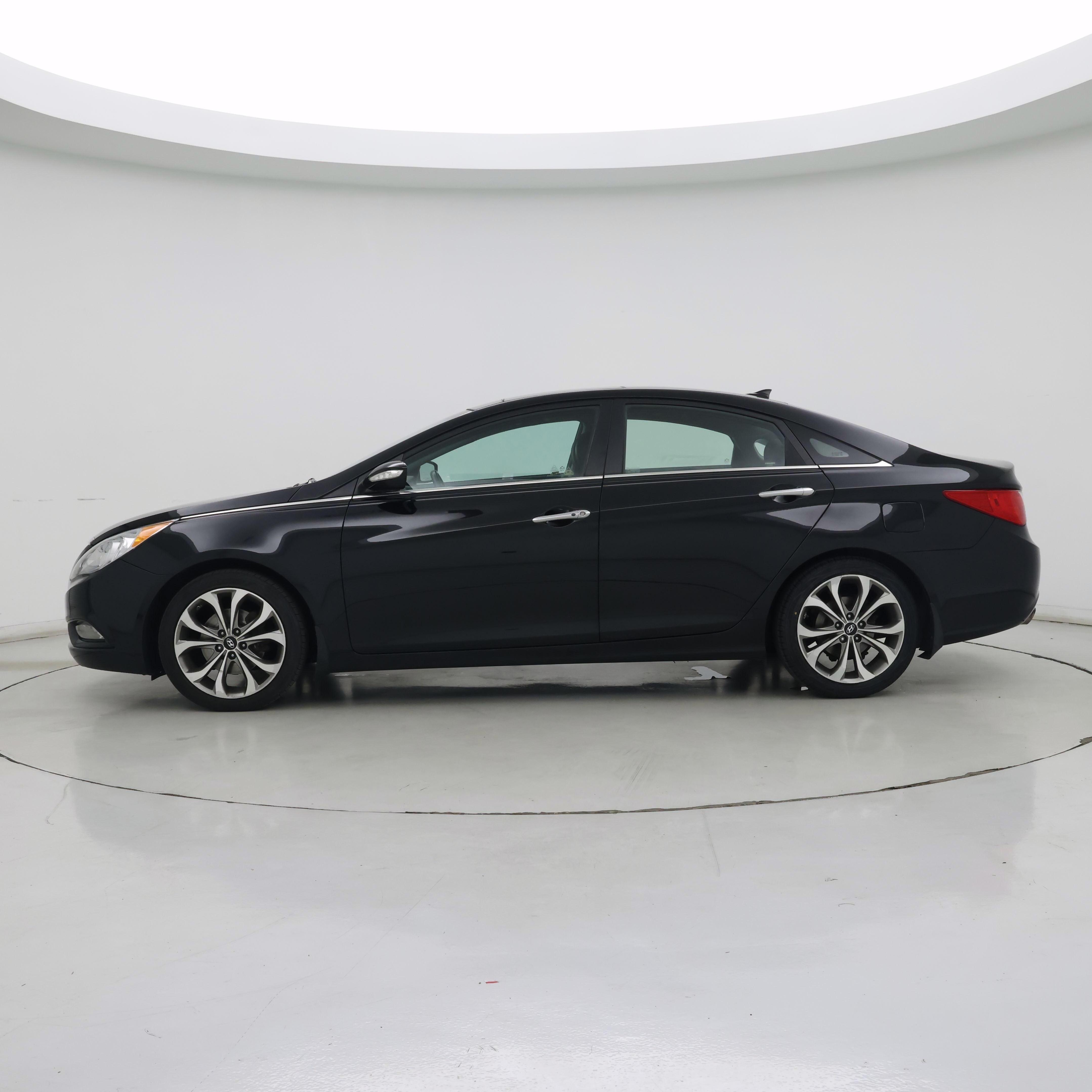 Thumbnail: 2013 Hyundai Sonata - 3