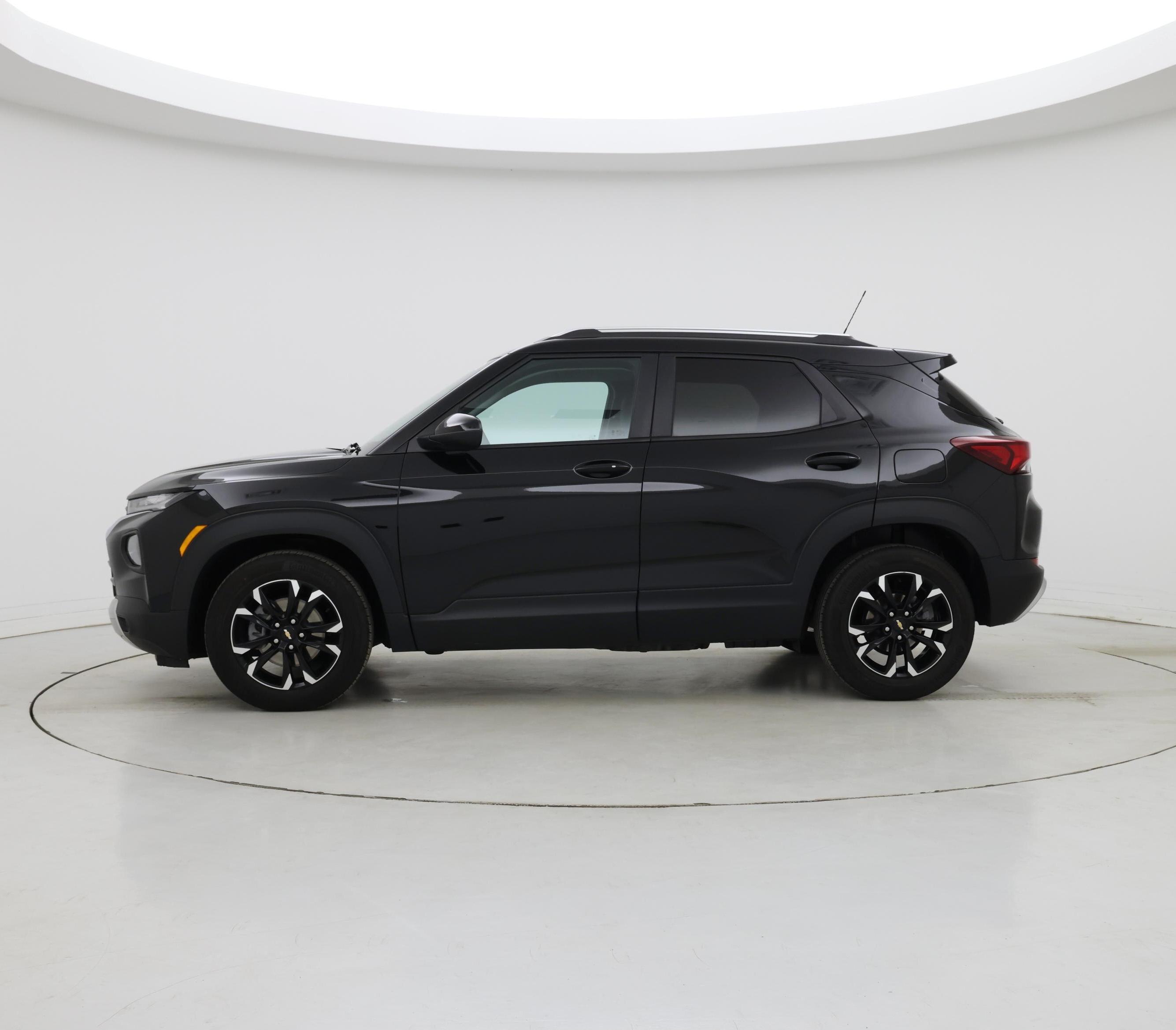 Thumbnail: 2023 Chevrolet TrailBlazer - 3