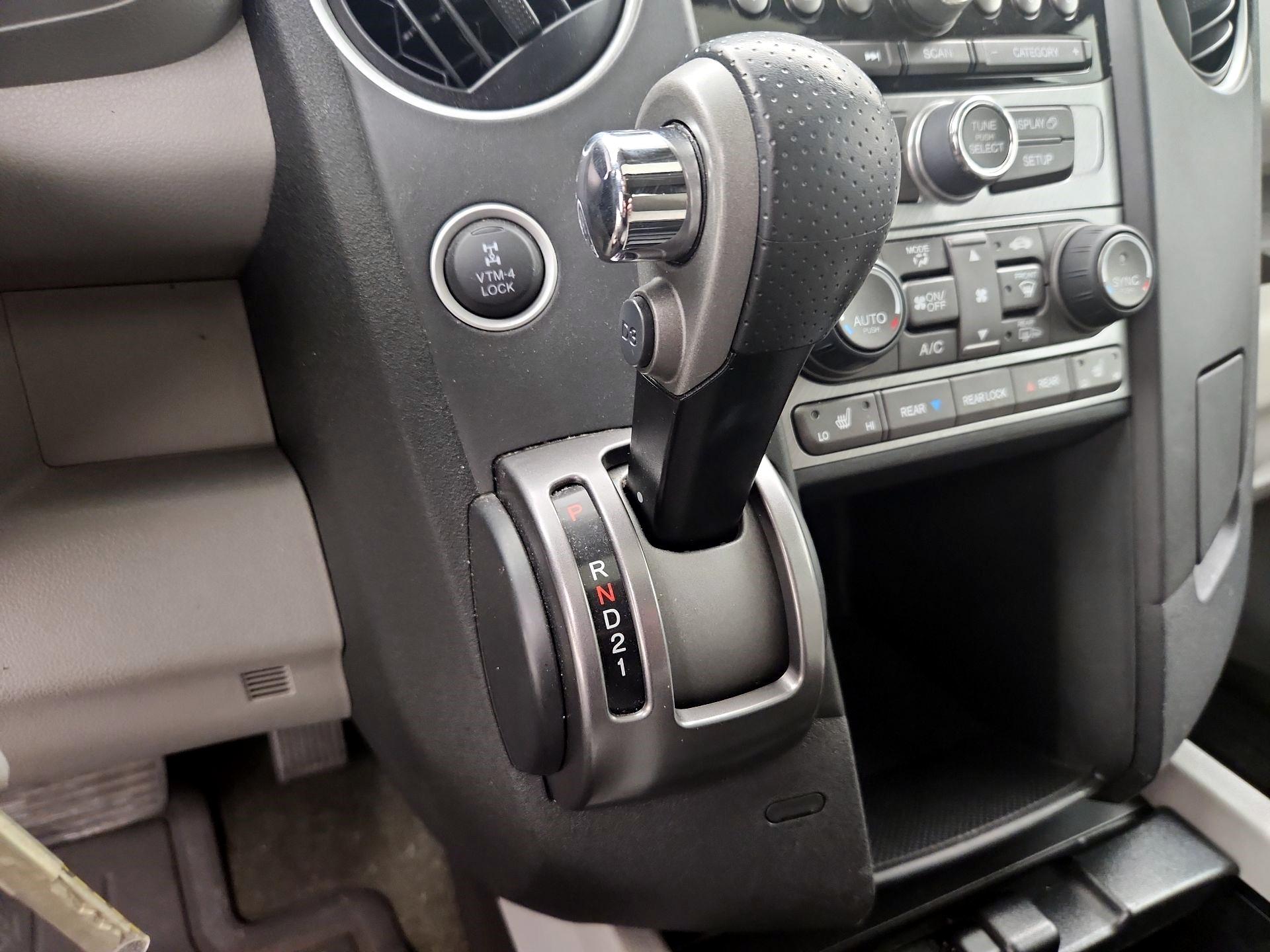 Thumbnail: 2015 Honda Pilot - 17