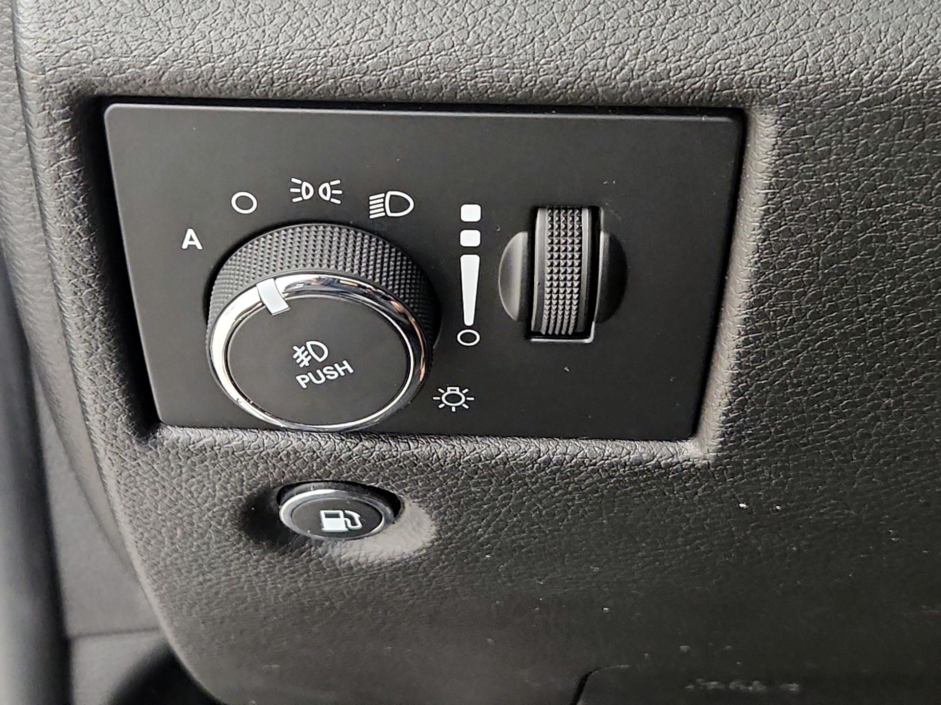 Thumbnail: 2021 Jeep Grand Cherokee - 13