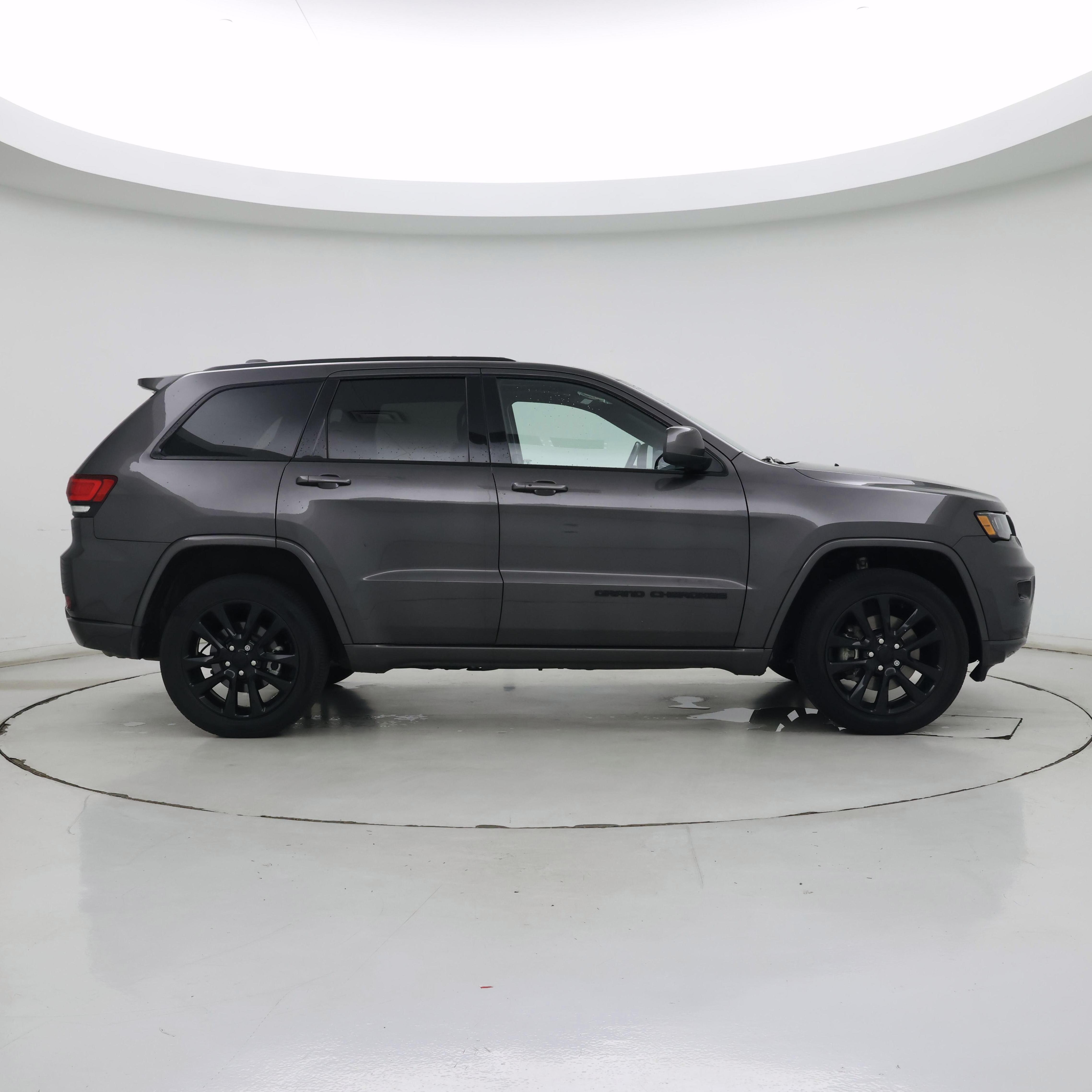 Thumbnail: 2021 Jeep Grand Cherokee - 7