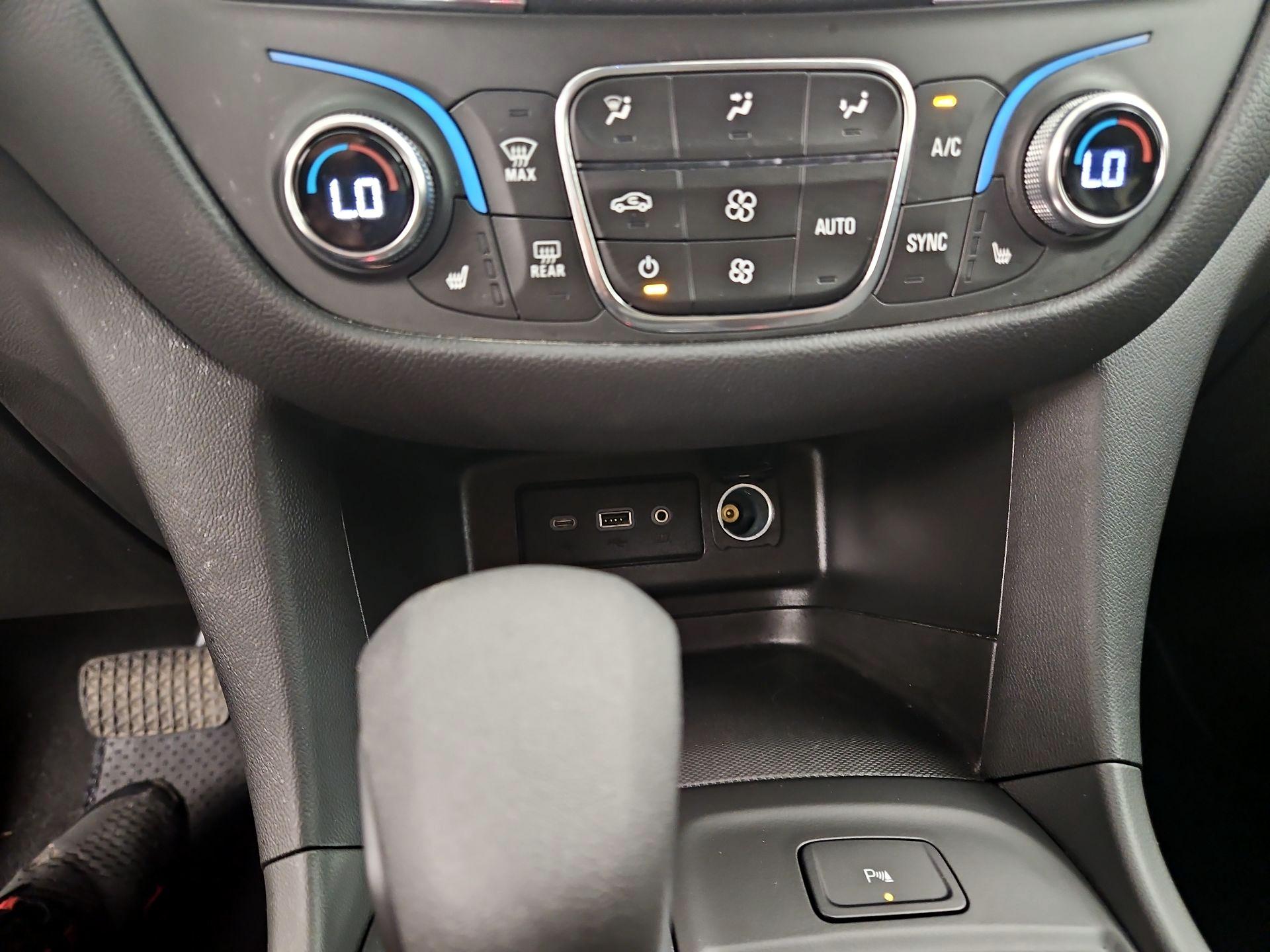 Thumbnail: 2022 Chevrolet Equinox - 16