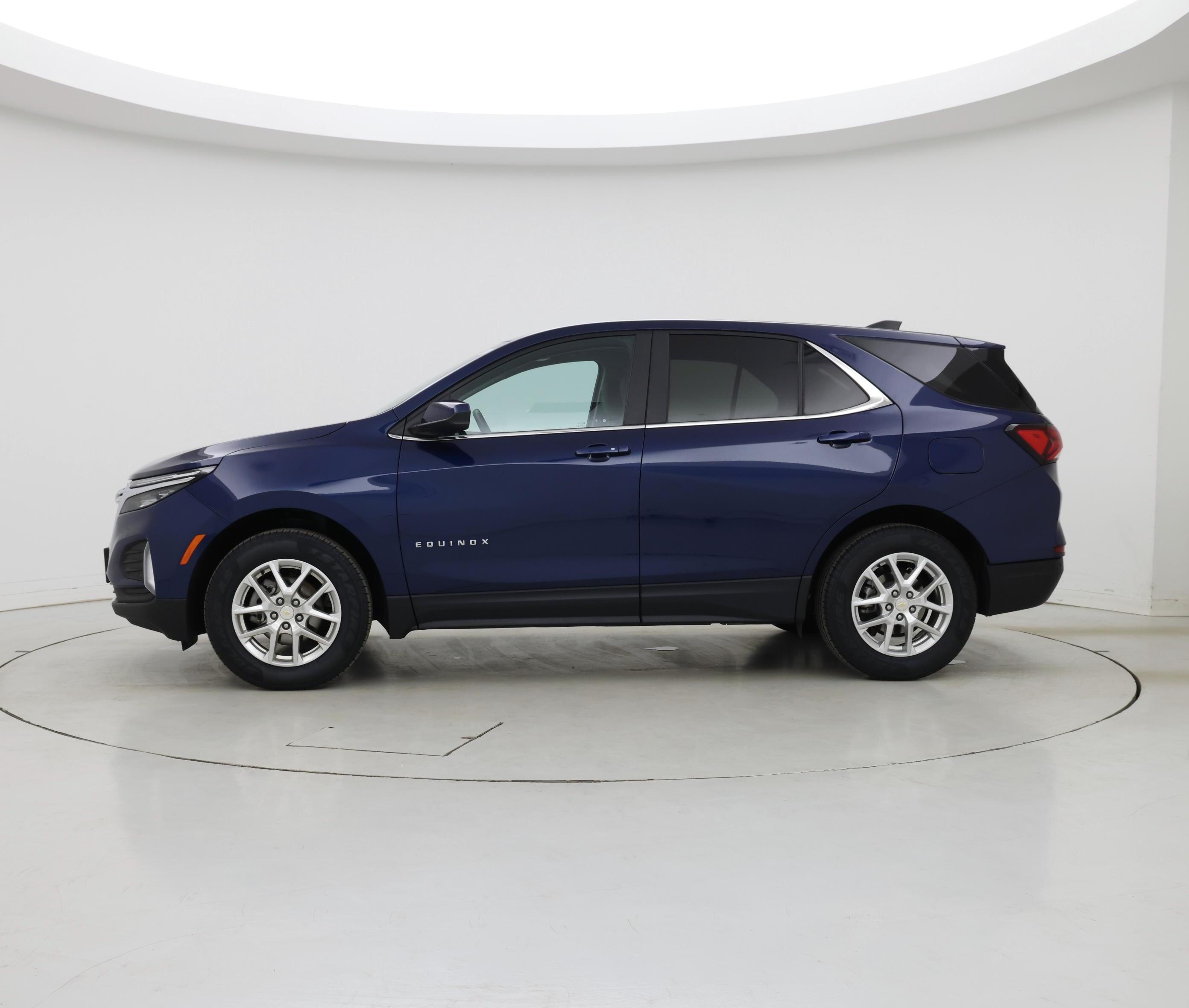 Thumbnail: 2022 Chevrolet Equinox - 3