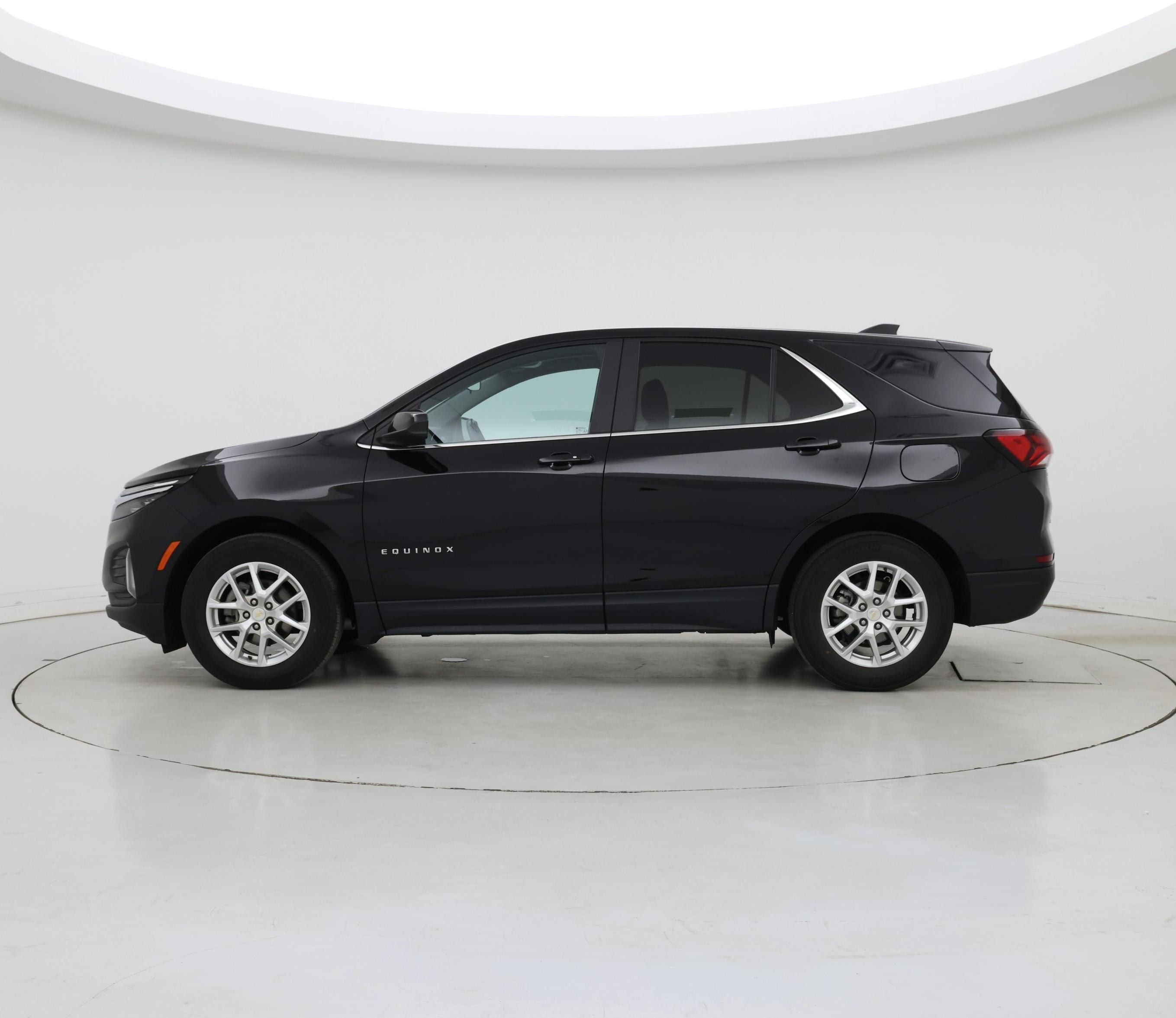 Thumbnail: 2022 Chevrolet Equinox - 3