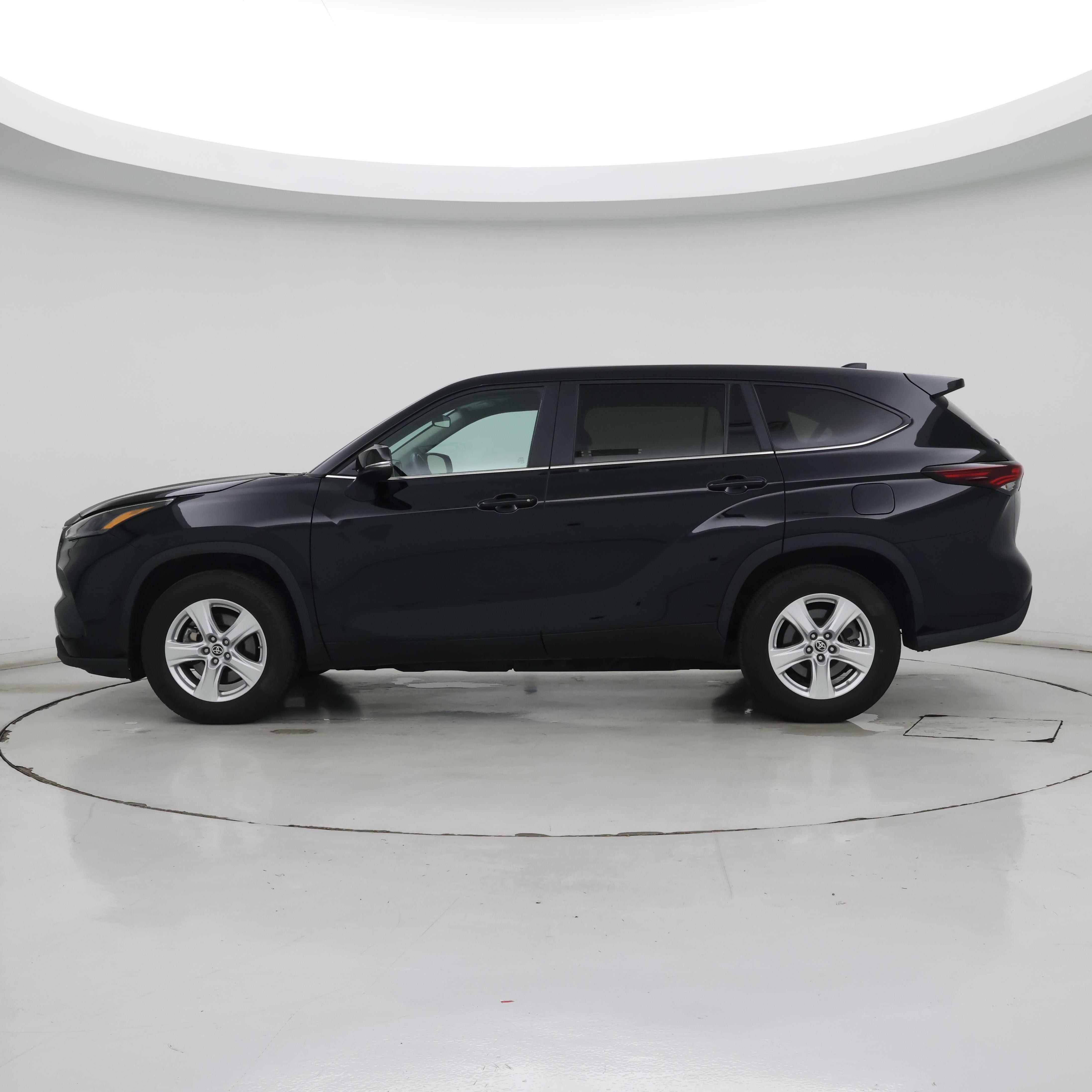 Thumbnail: 2024 Toyota Highlander - 3