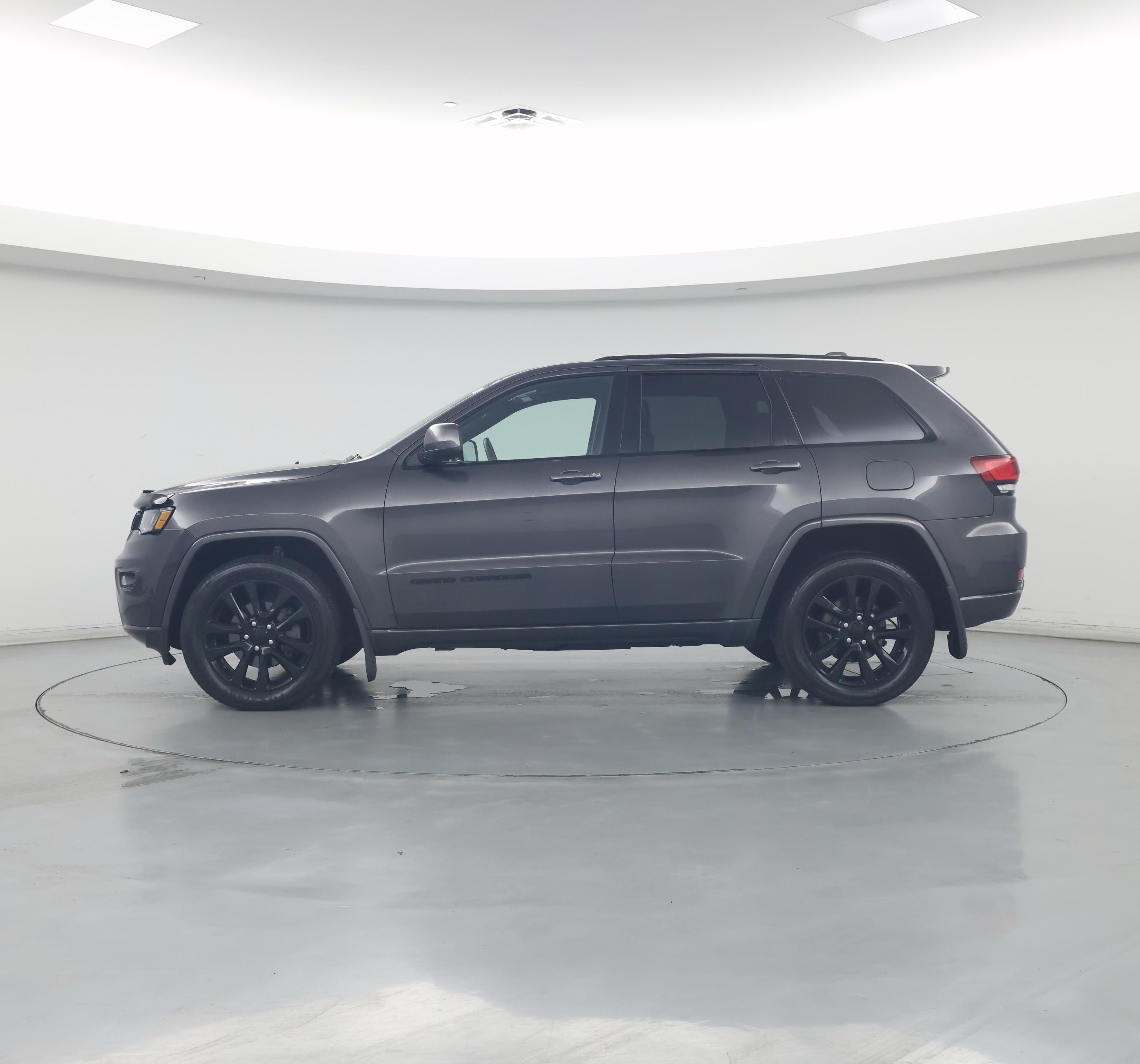 Thumbnail: 2019 Jeep Grand Cherokee - 3